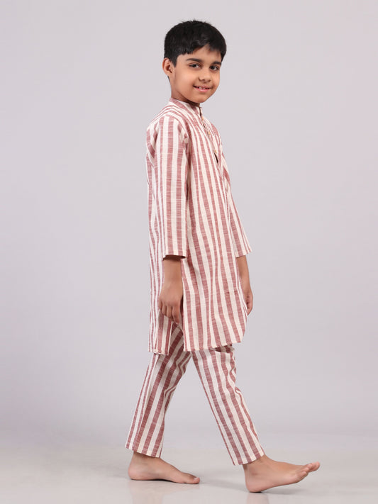Set of 2: Red Stripes Cotton Kurta Pyjama Set サイズ 5〜6歳