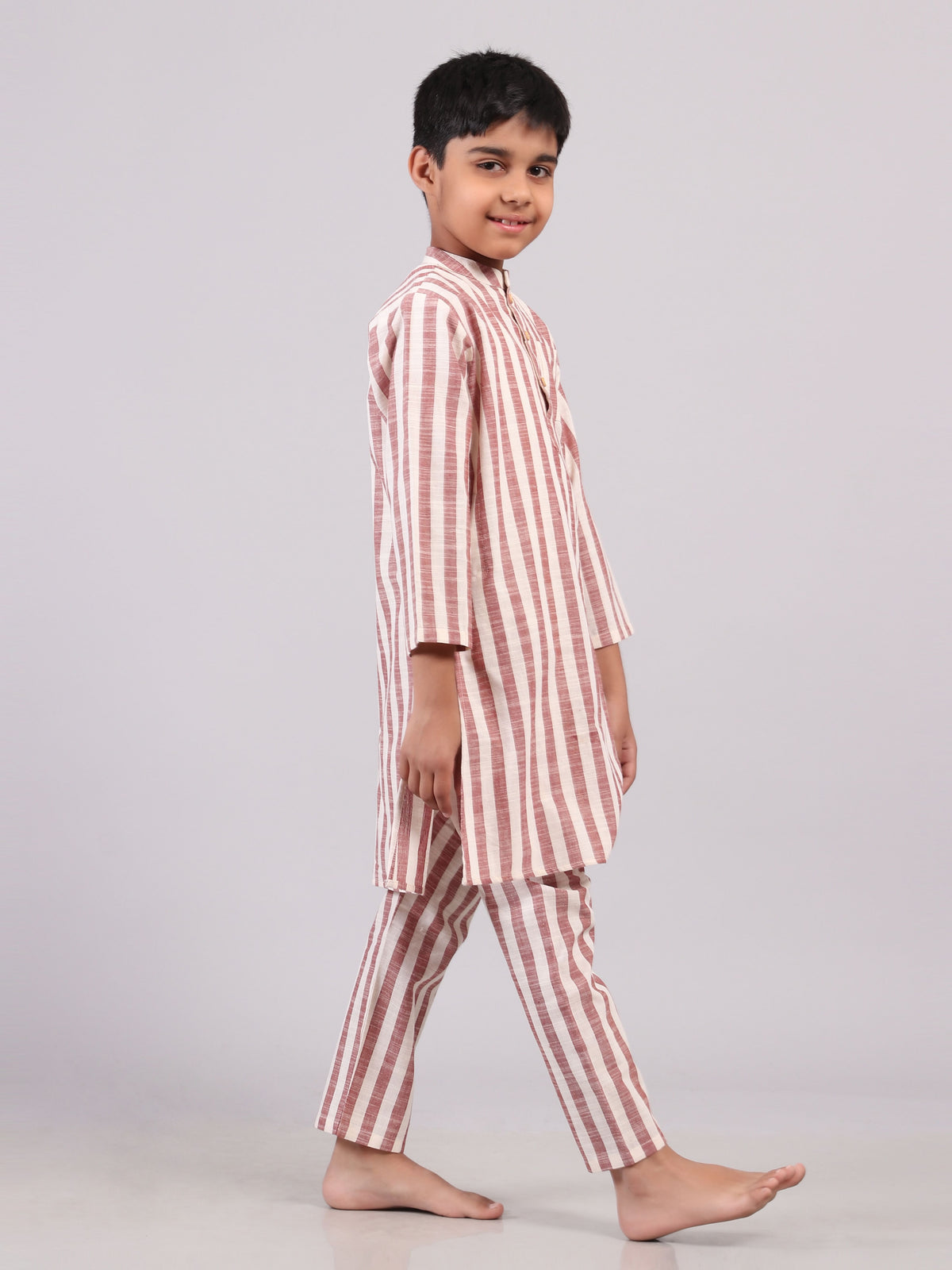Set of 2: Red Stripes Cotton Kurta Pyjama Set サイズ 7〜8歳