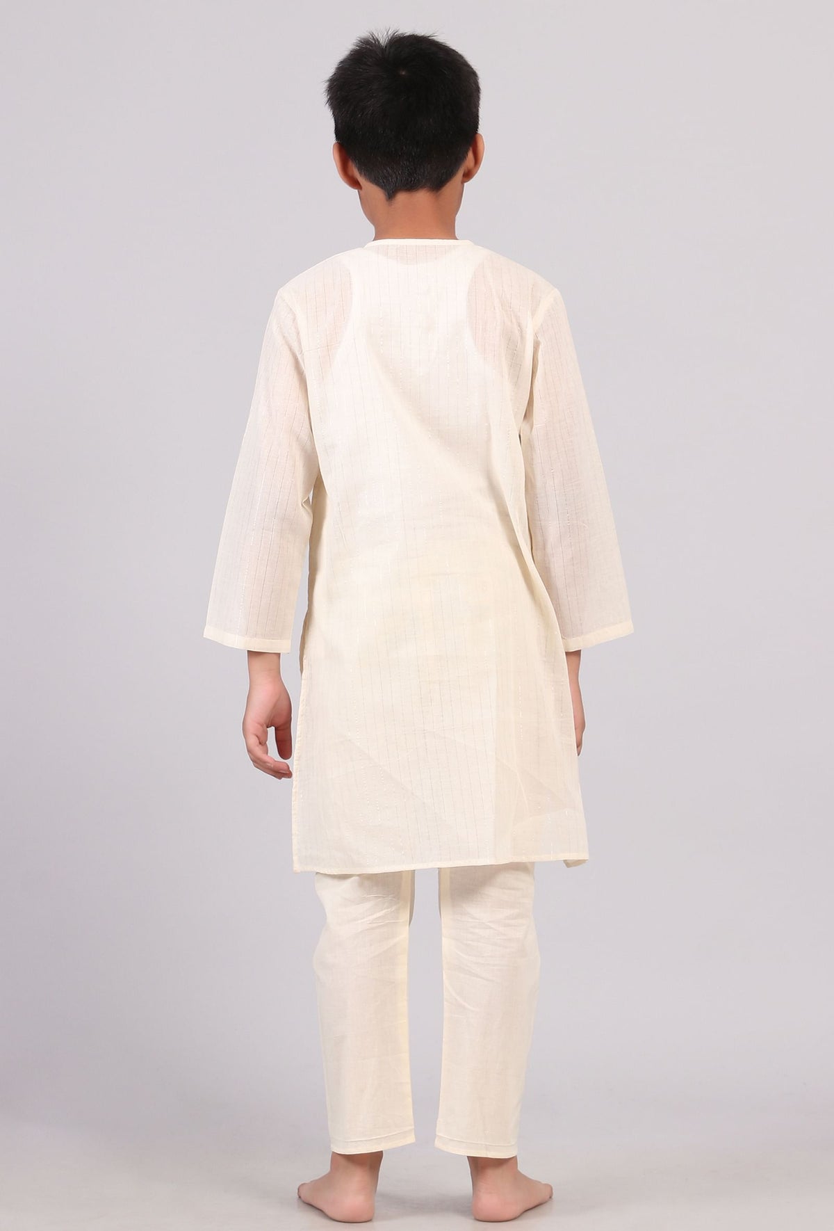 Set of 2: White Cotton Silver Stripes Kurta Pyjama Set サイズ 7〜8歳