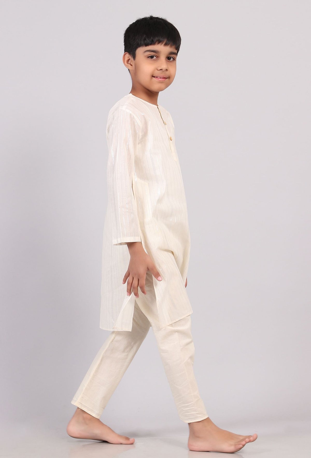 Set of 2: White Silver Cotton Stripes Kurta Pyjama Set サイズ 7〜8歳