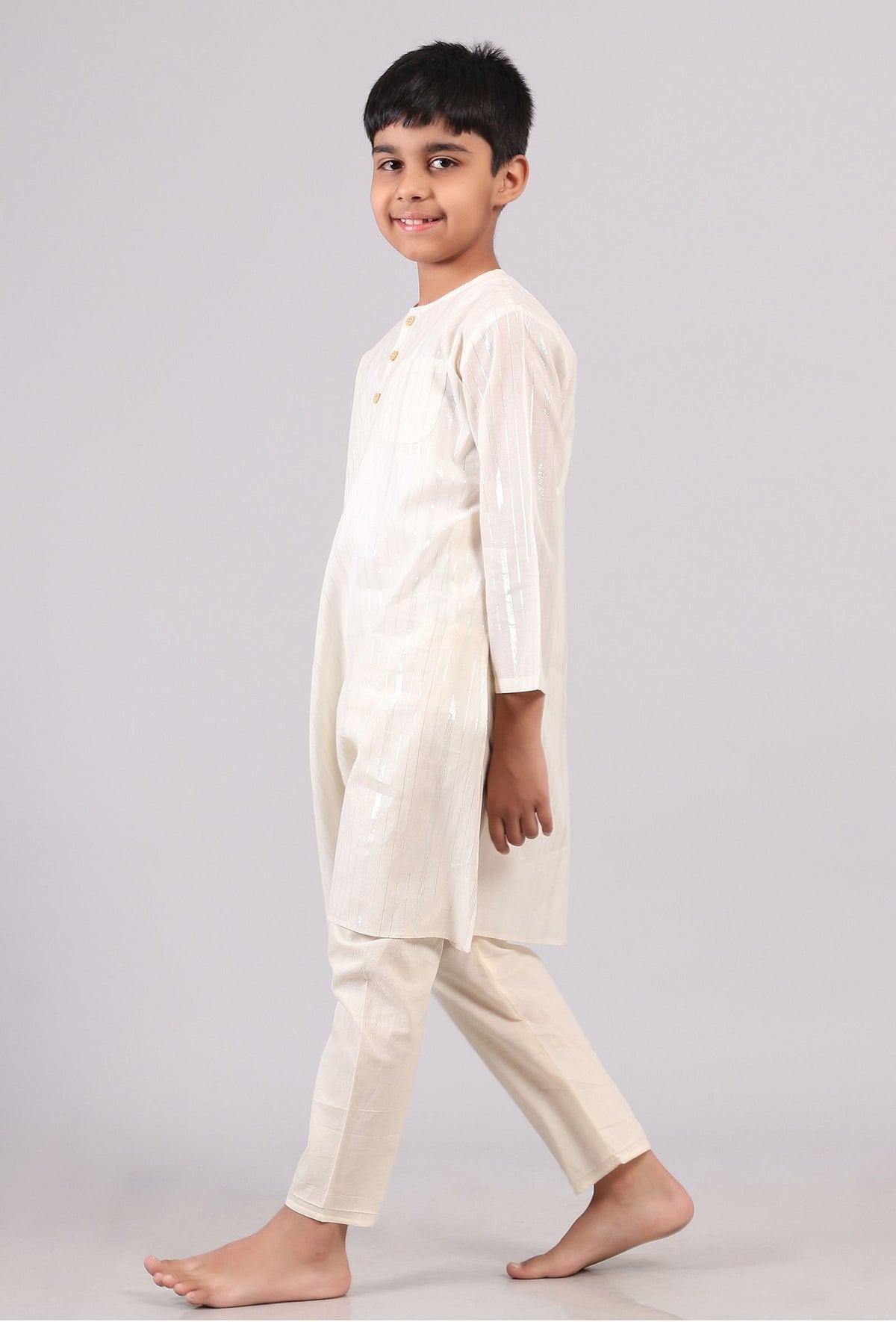 Set of 2: White Silver Cotton Stripes Kurta Pyjama Set サイズ 6〜7歳