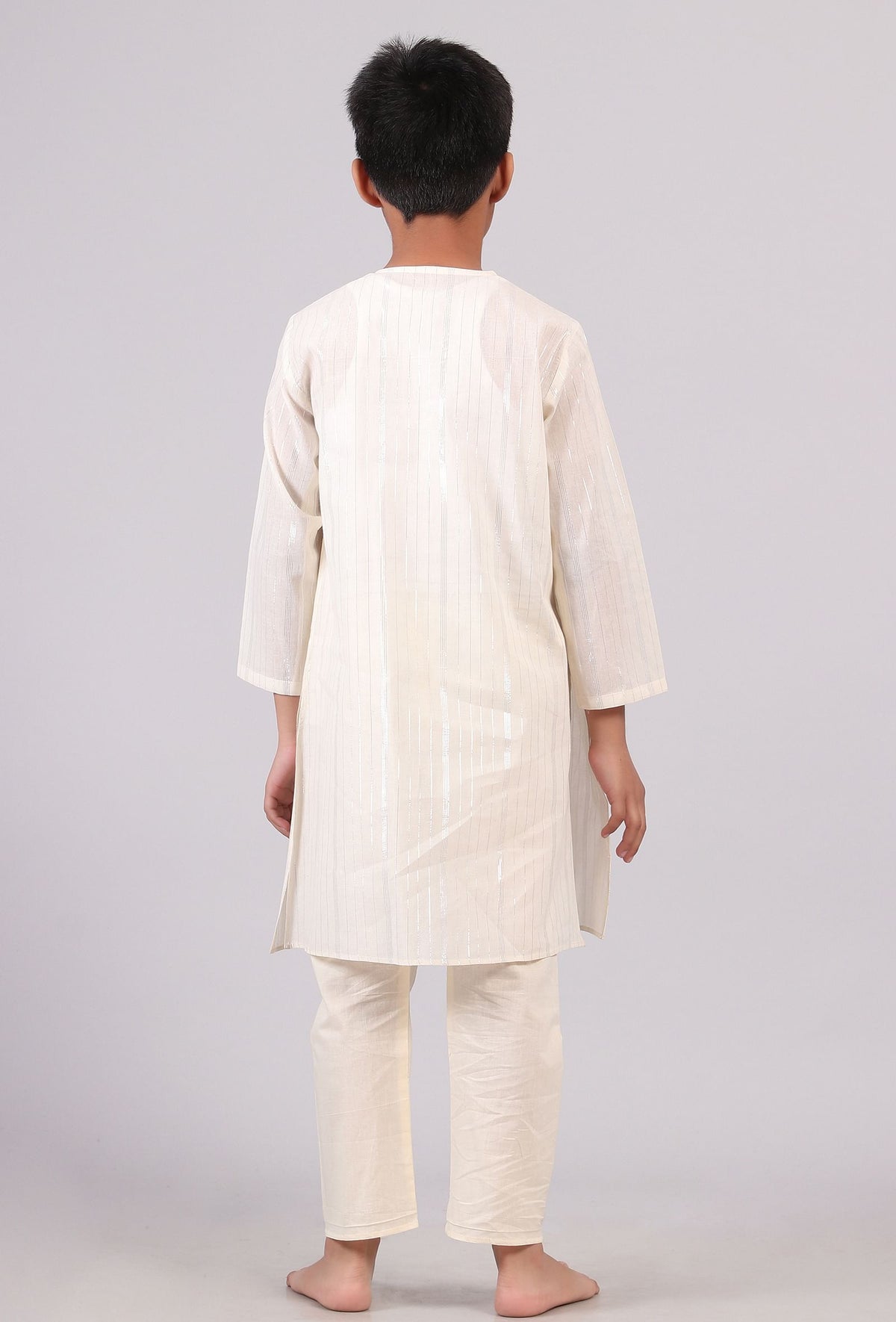 Set of 2: White Silver Cotton Stripes Kurta Pyjama Set サイズ 5〜6歳