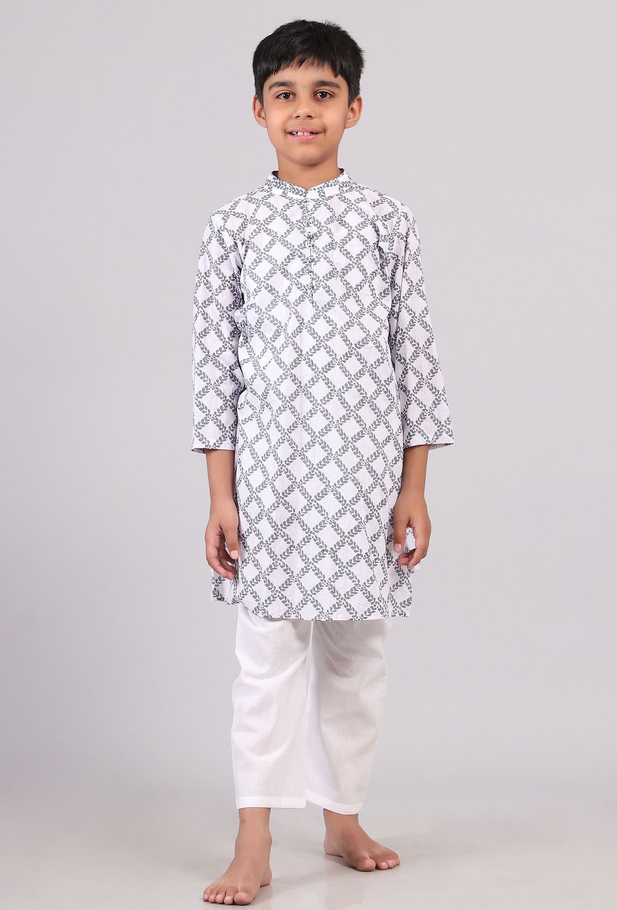 Set of 2: White and Blue Hand Block Print Kurta Pyjama Set サイズ 9〜10歳