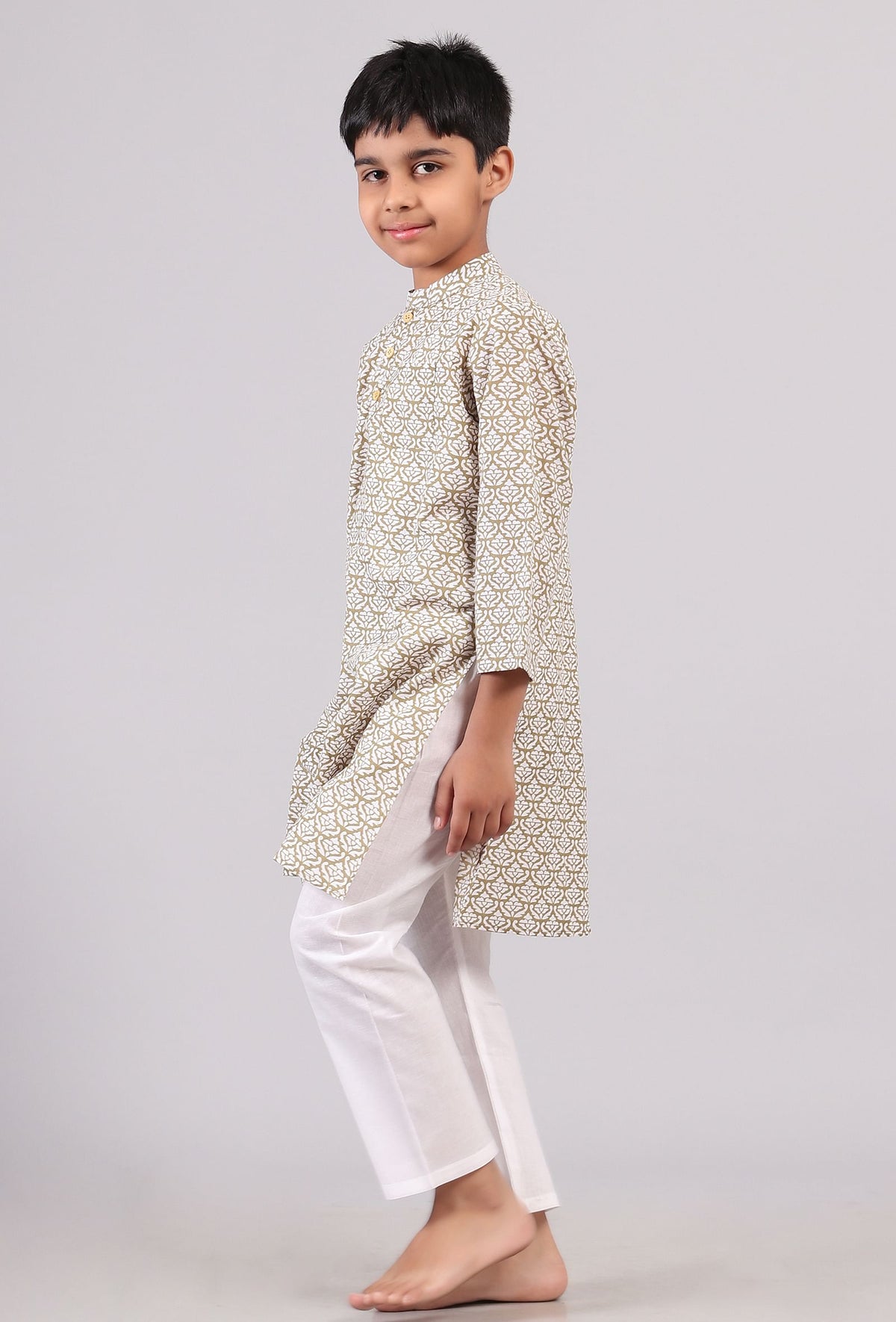 Set of 2: Mustard Beige Floral Hand Block Print Kurta Pyjama Set サイズ 9〜10歳