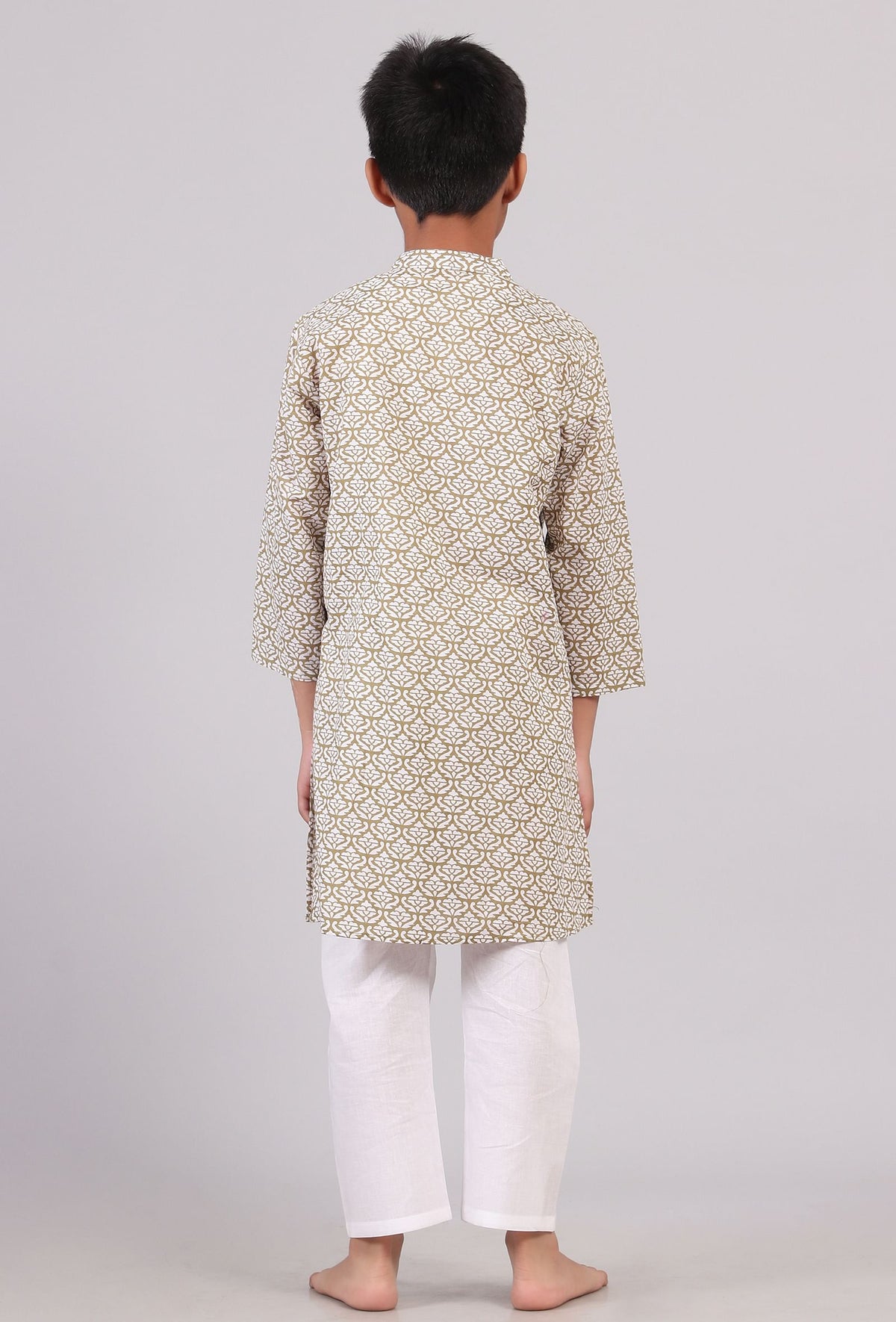Set of 2: Mustard Beige Floral Hand Block Print Kurta Pyjama Set サイズ 8〜9歳