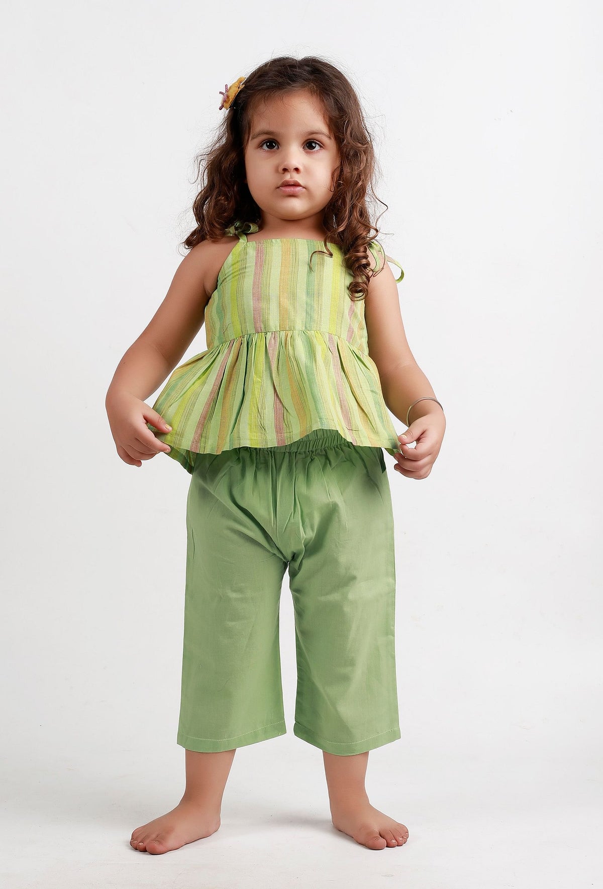 Set of 2: Green Striped Top and Green Pant サイズ 6〜7歳