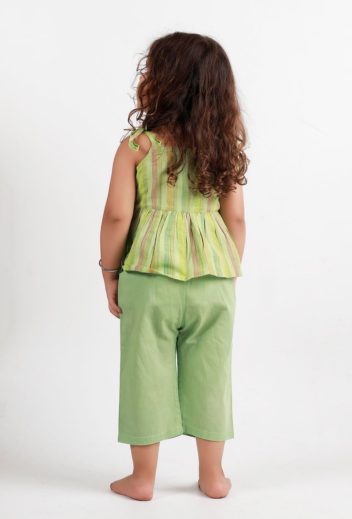 Set of 2: Green Striped Top and Green Pant サイズ 6〜7歳
