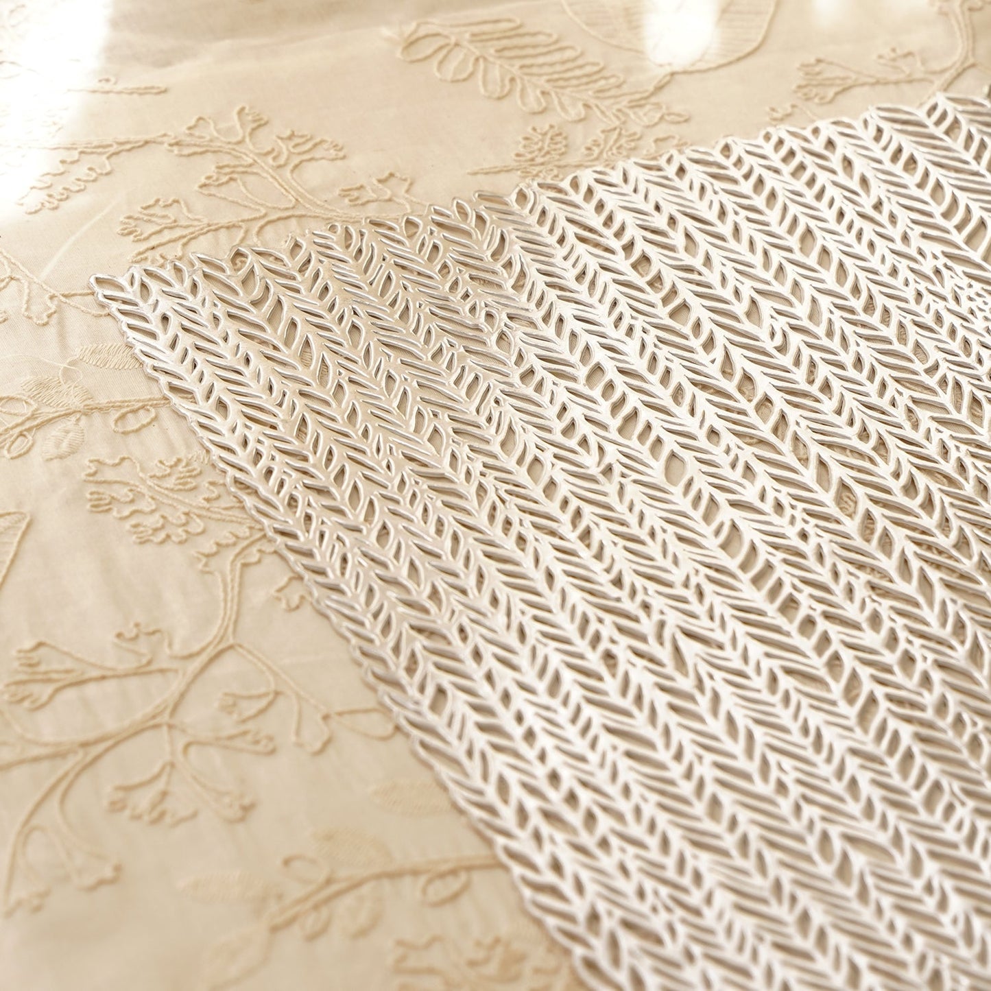 Silver Mesh Textured Placemat