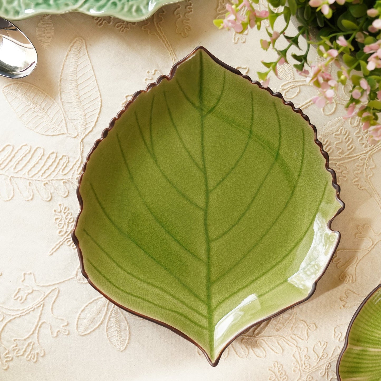 Dark Green Ceramic Leaf Platter with Veins