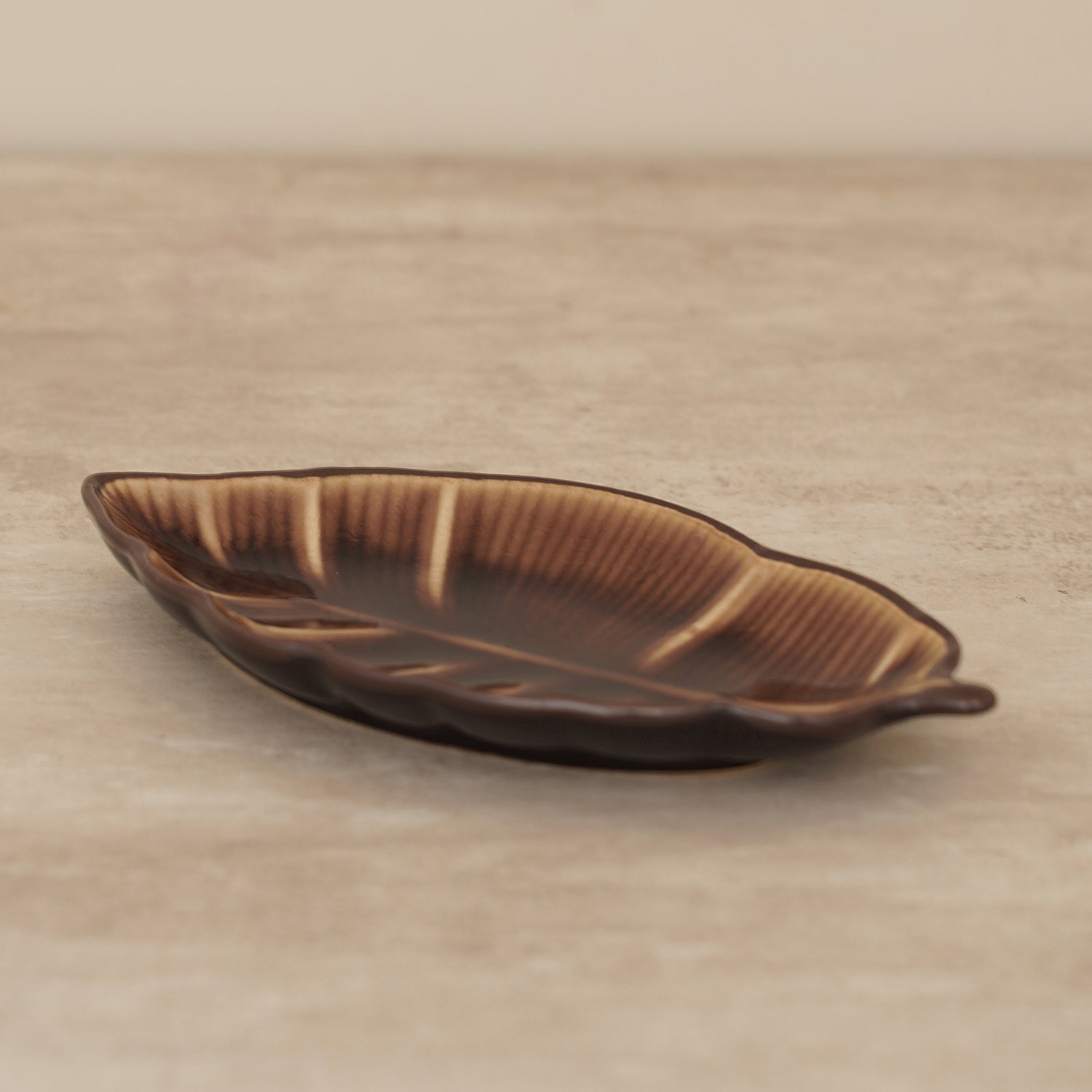 Dark Beige Ribbed Ceramic Leaf Platter