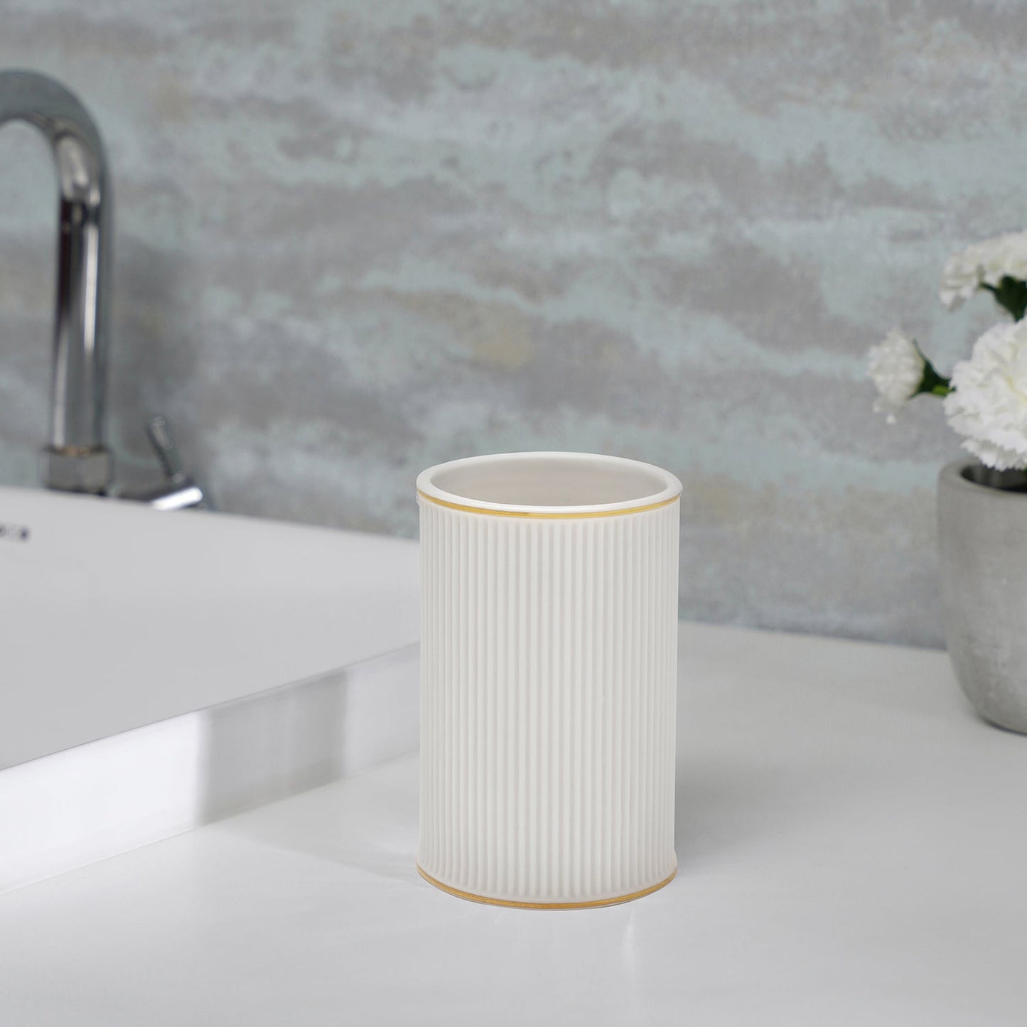 White Ribbed Porcelain Toothbrush Holder