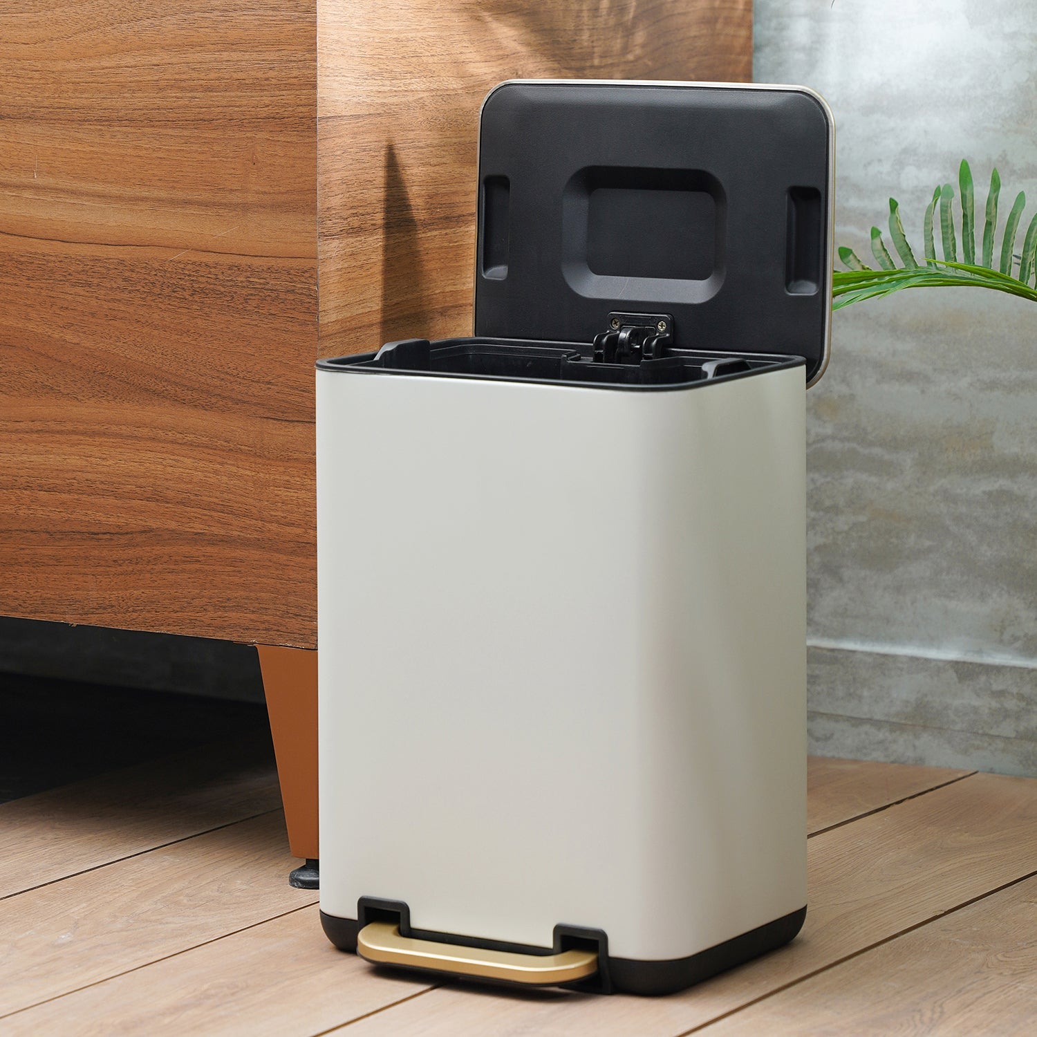 White Iron Pedal Rectangular Dustbin With Lid - Large