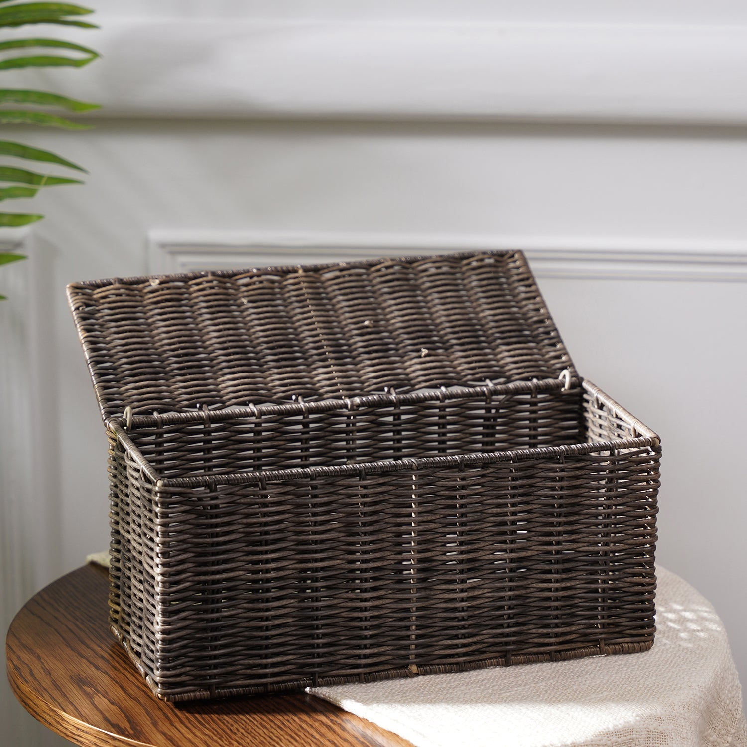 Brown Resin Wicker Tissue Roll Holder