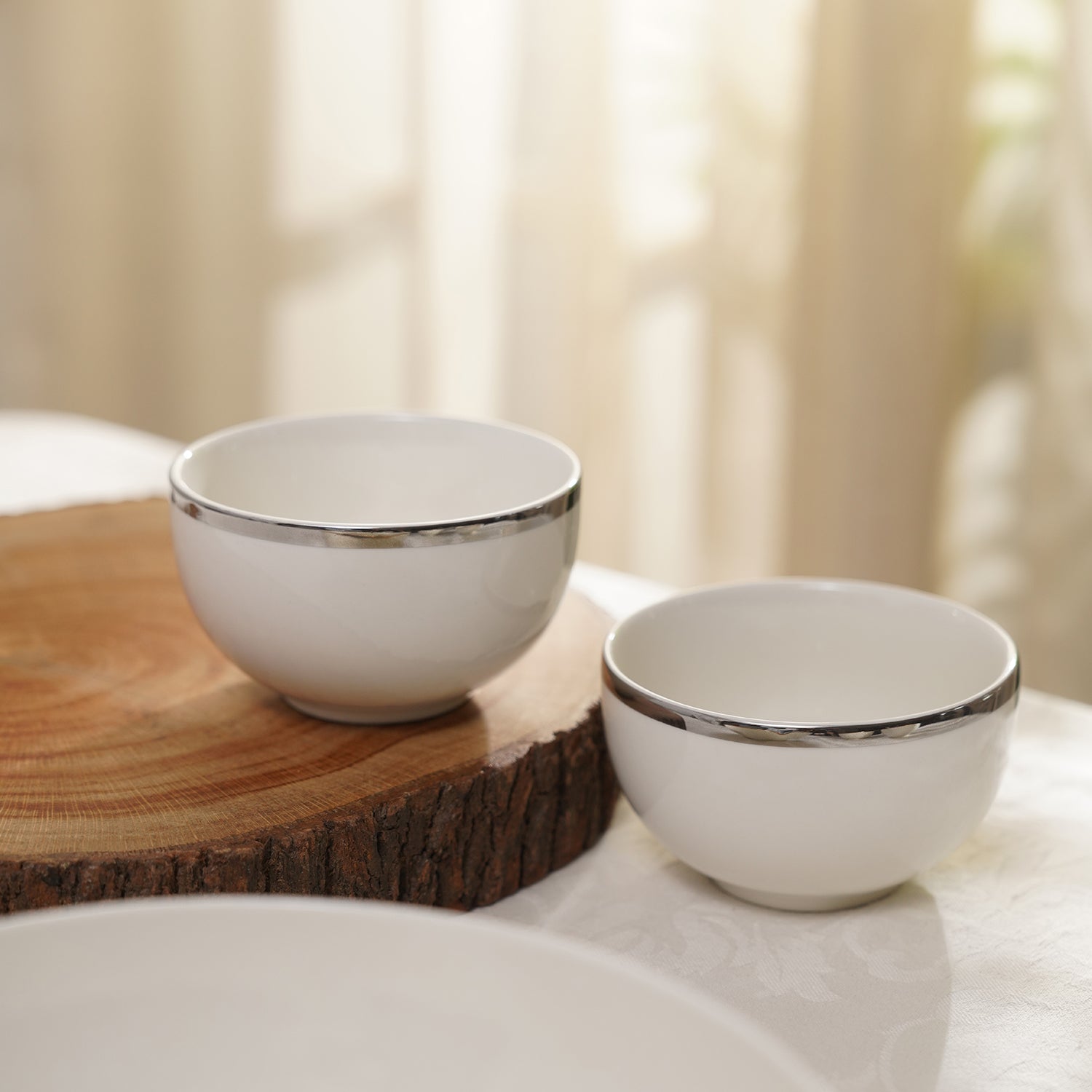 Set Of 2 White Small Bowls with Silver Line