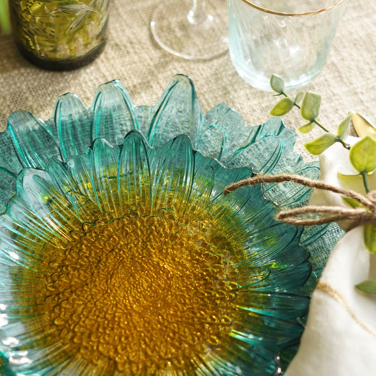Set Of 2 Blue & Yellow Ombre Gerbera Shaped Desset Plates