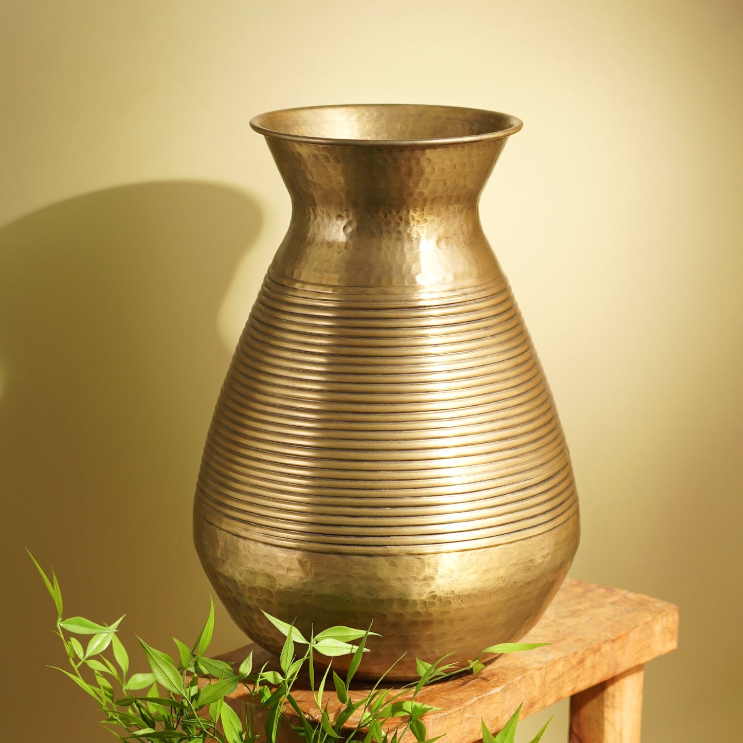 Brown Antique Finish Ribbed Aluminium Pot - Large