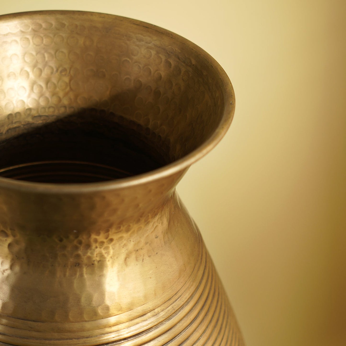 Brown Antique Finish Ribbed Aluminium Pot - Large