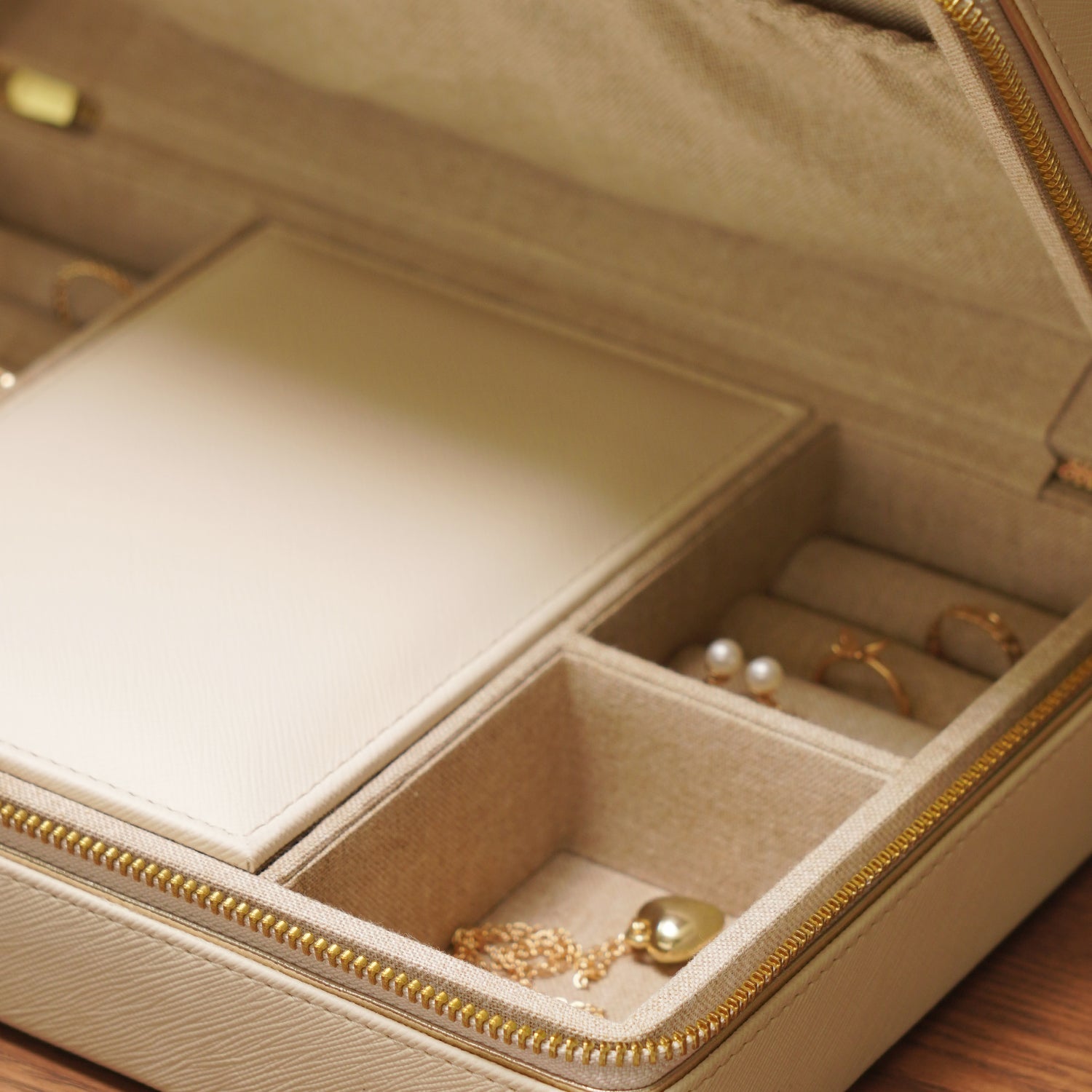 Cream Faux Leather Jewellery Box - Large