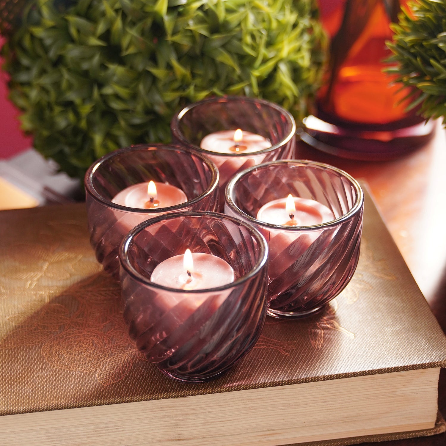 Set of 4 Light Purple Swirl Cut Tealight Holders