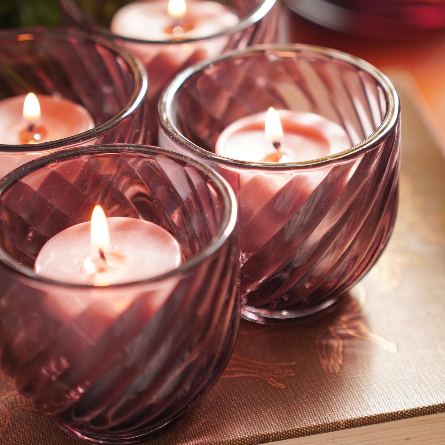 Set of 4 Light Purple Swirl Cut Tealight Holders