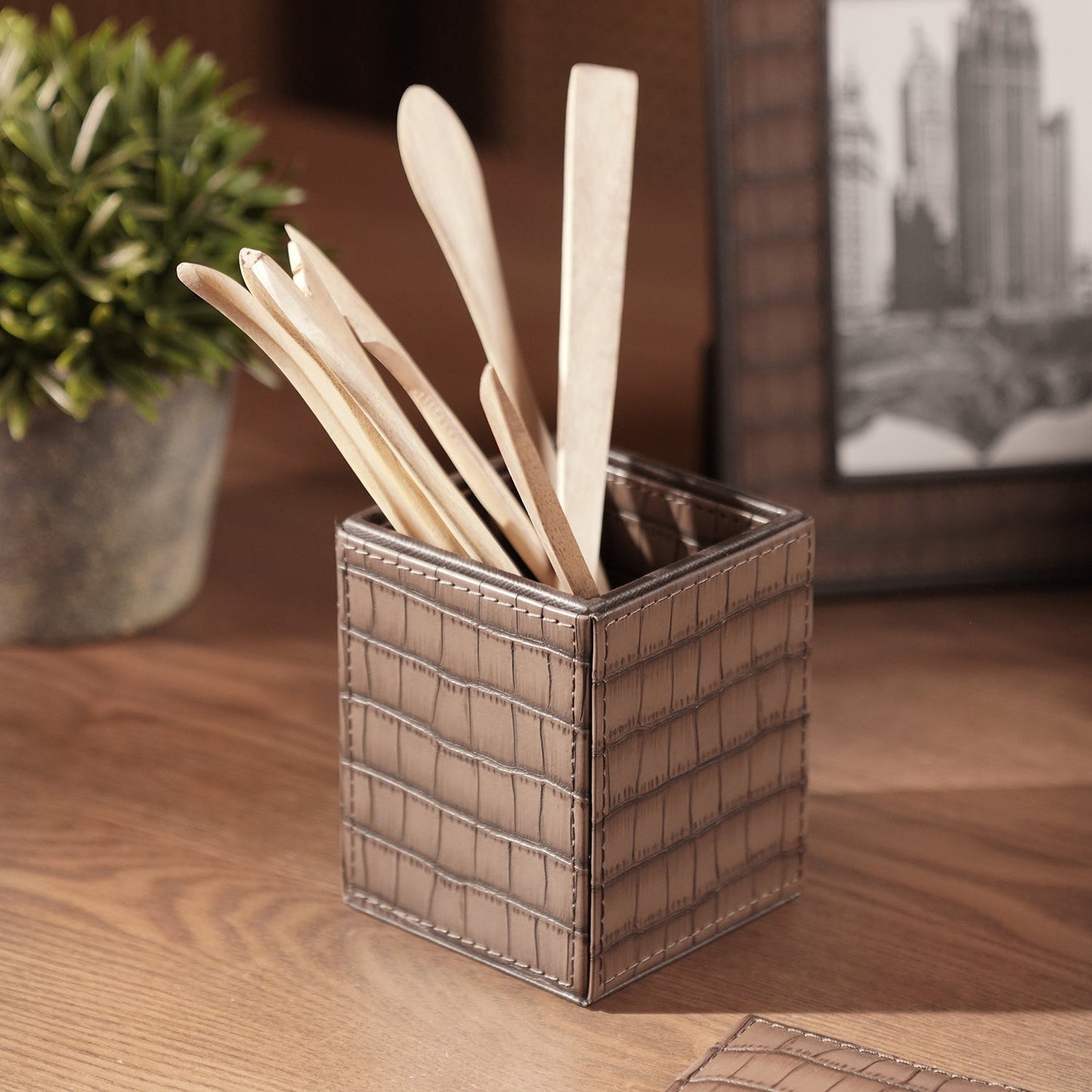 Brown Croco Texture Faux Leather Pen Stand