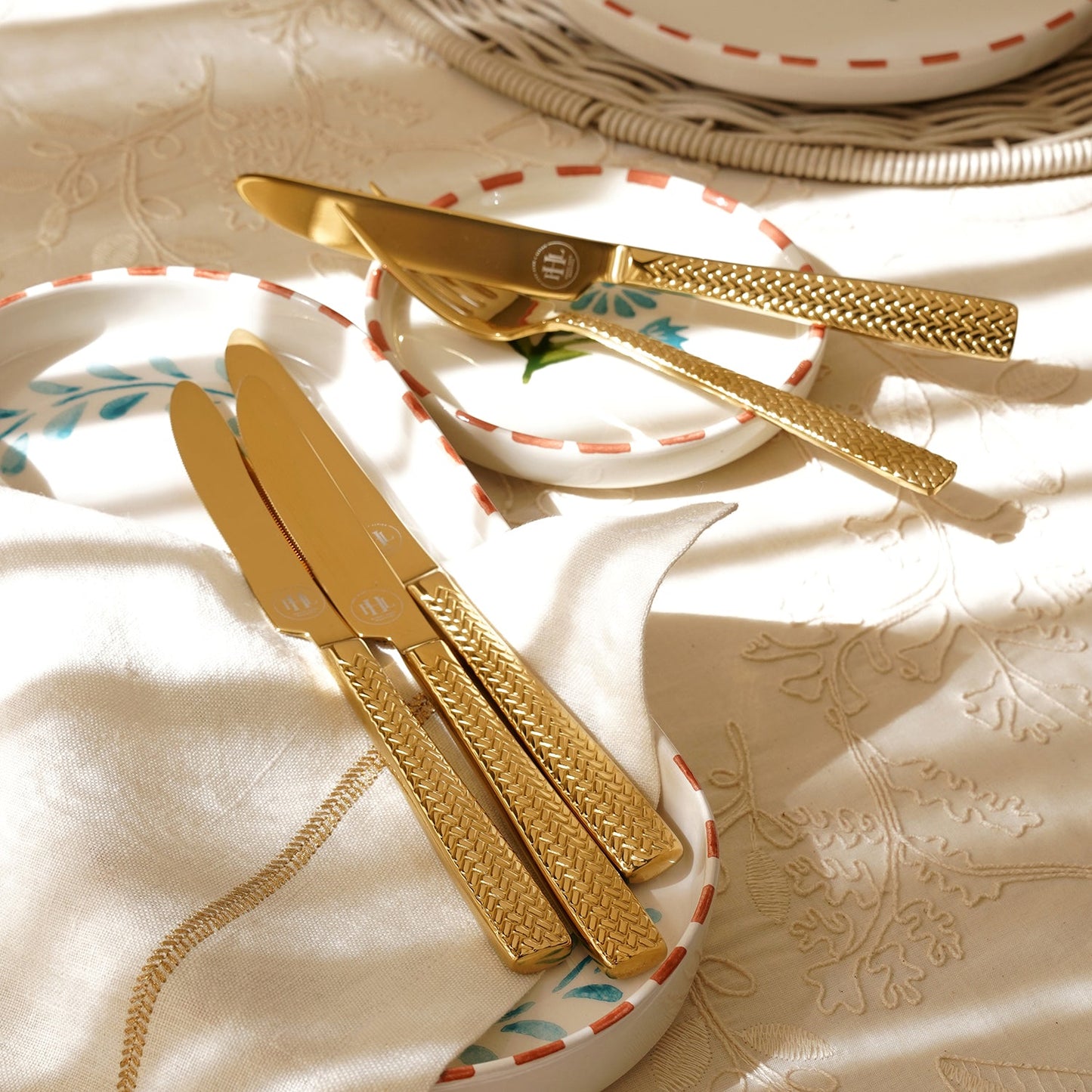 Set Of 6 Gold Steel Dessert Knives with Zig Zag Texture