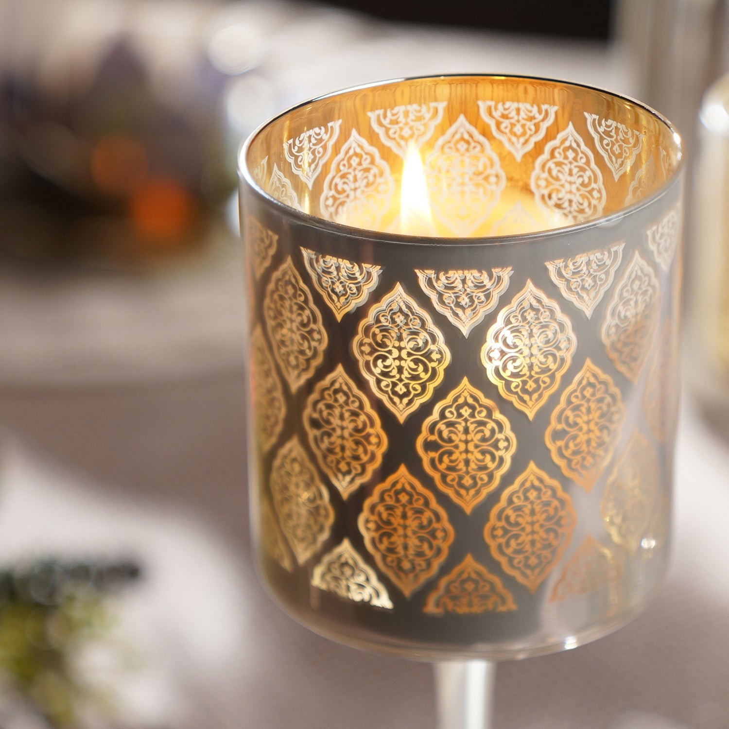 Peral Pattern Glass Stem Candle Holder - Medium