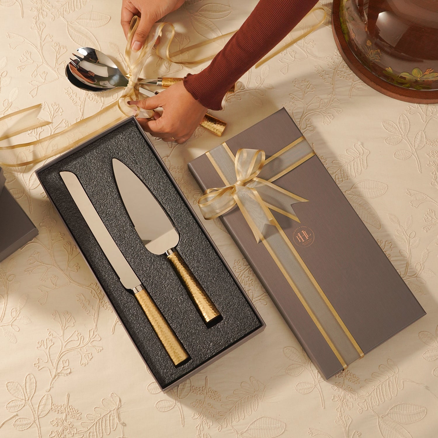 Set of 2 Gold Hammered Cake Server