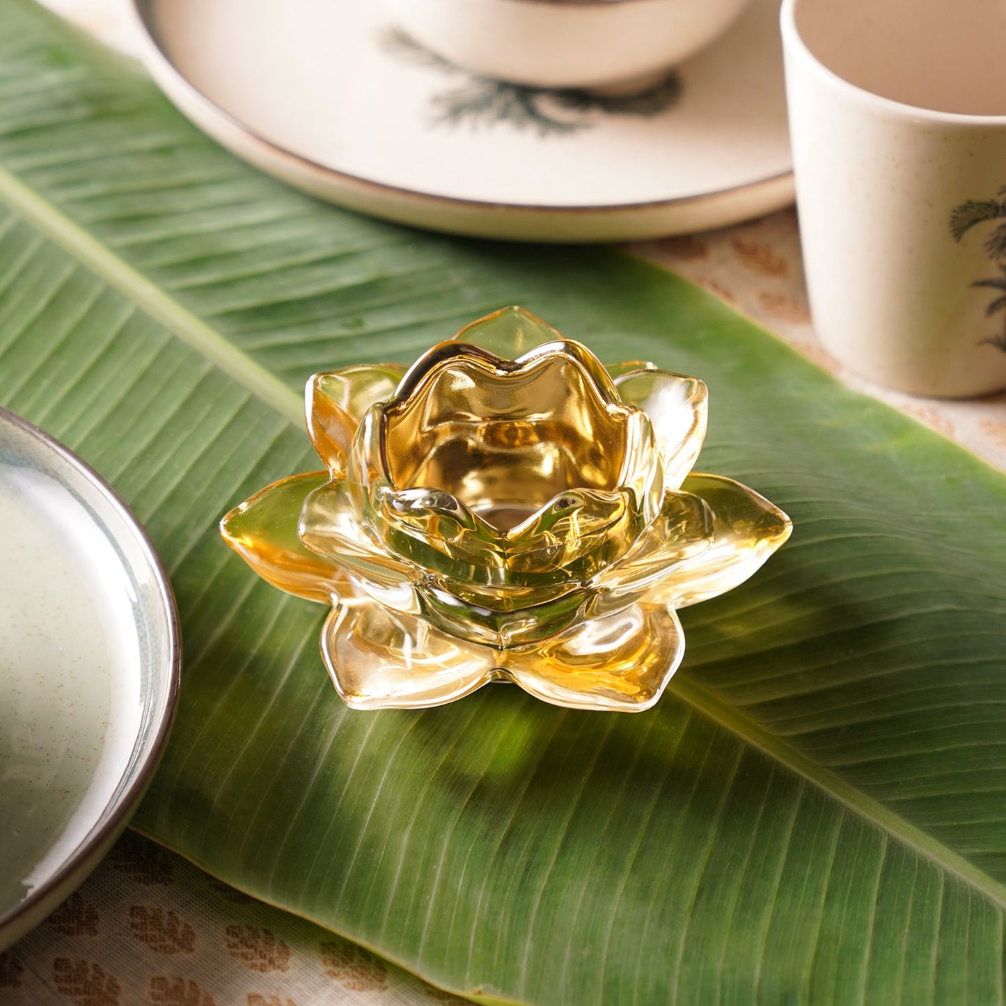 Set of 2 Light Green Glass Lotus Shaped Tealight Holders