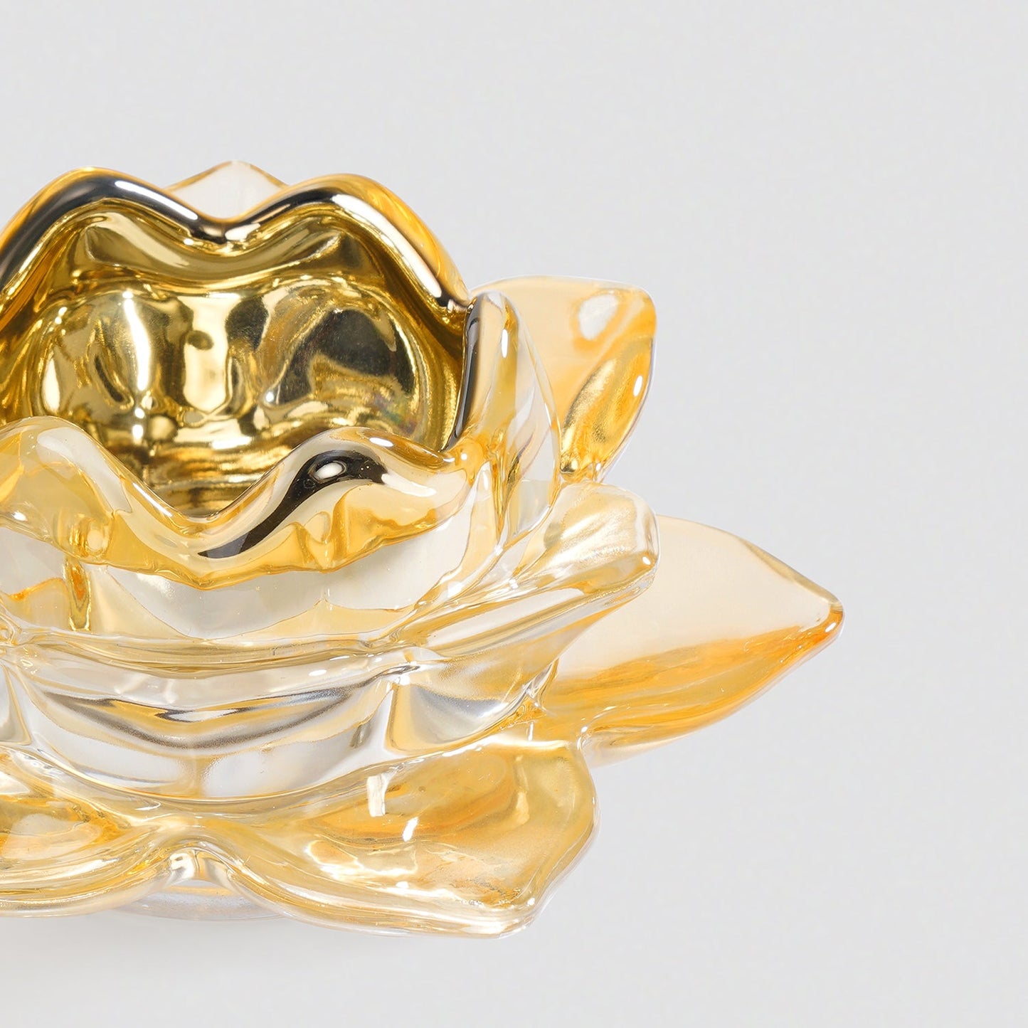 Set of 2 Light Green Glass Lotus Shaped Tealight Holders
