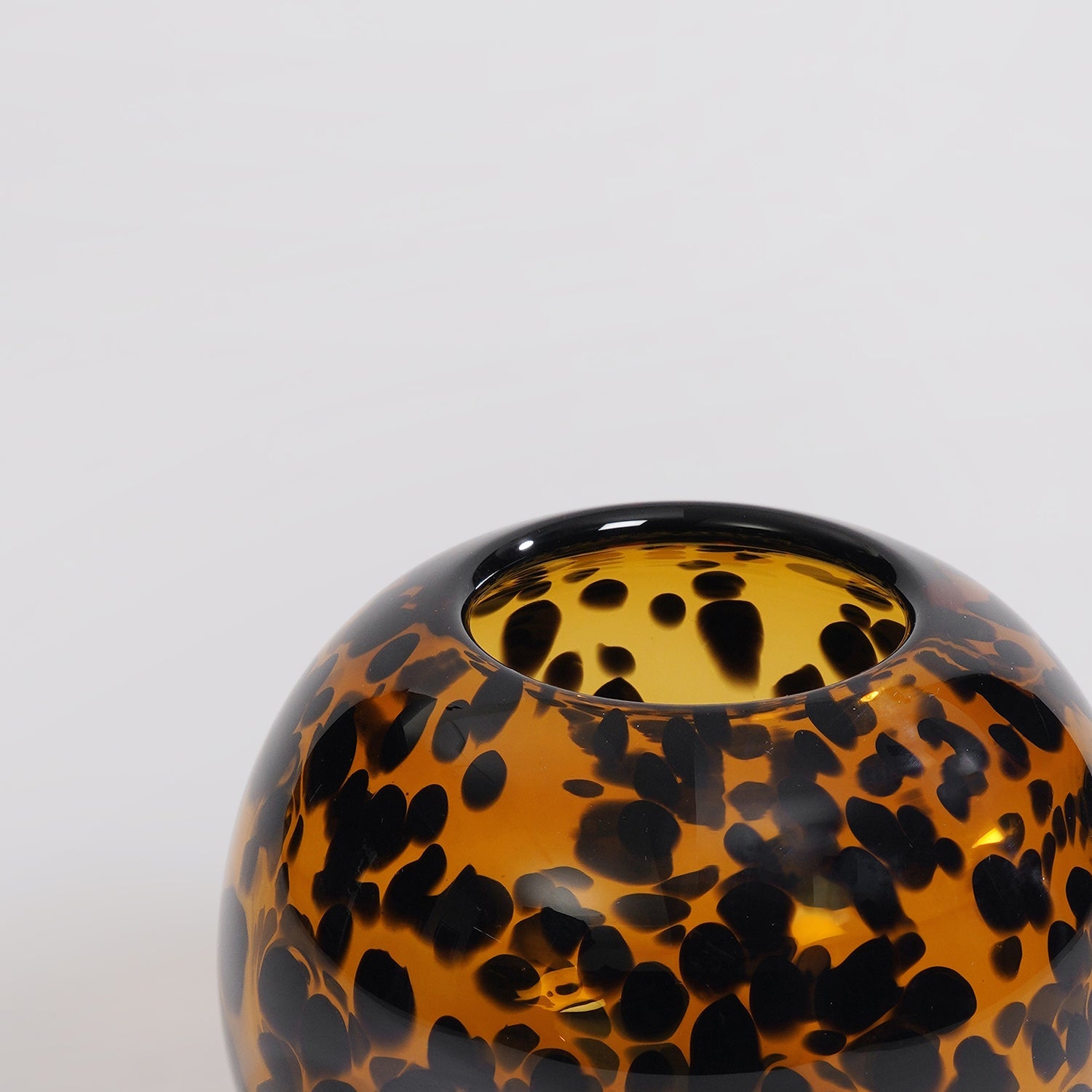 Brown Tortoiseshell Pattern Round Glass Vase