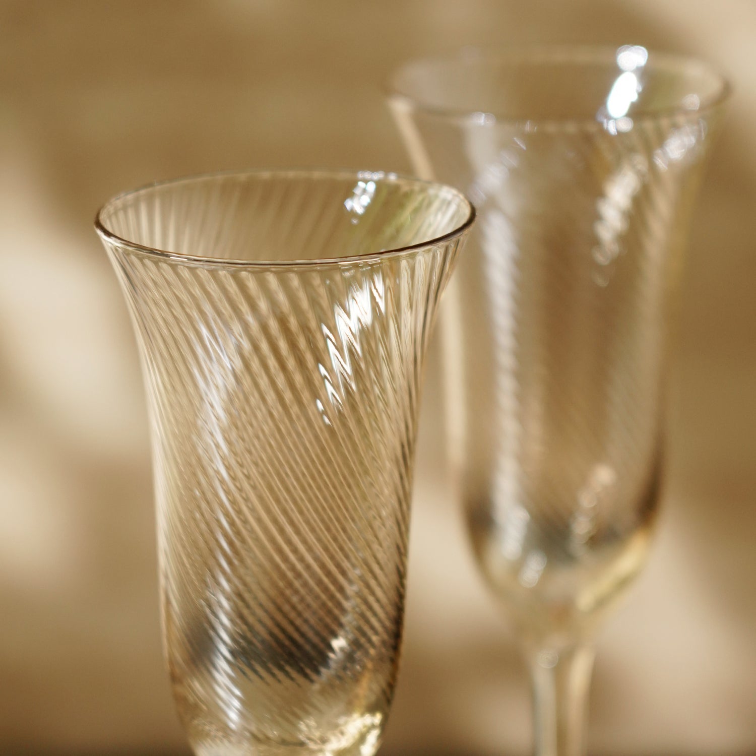 Set of 2 Light Amber Swirl Textured Champagne Flutes