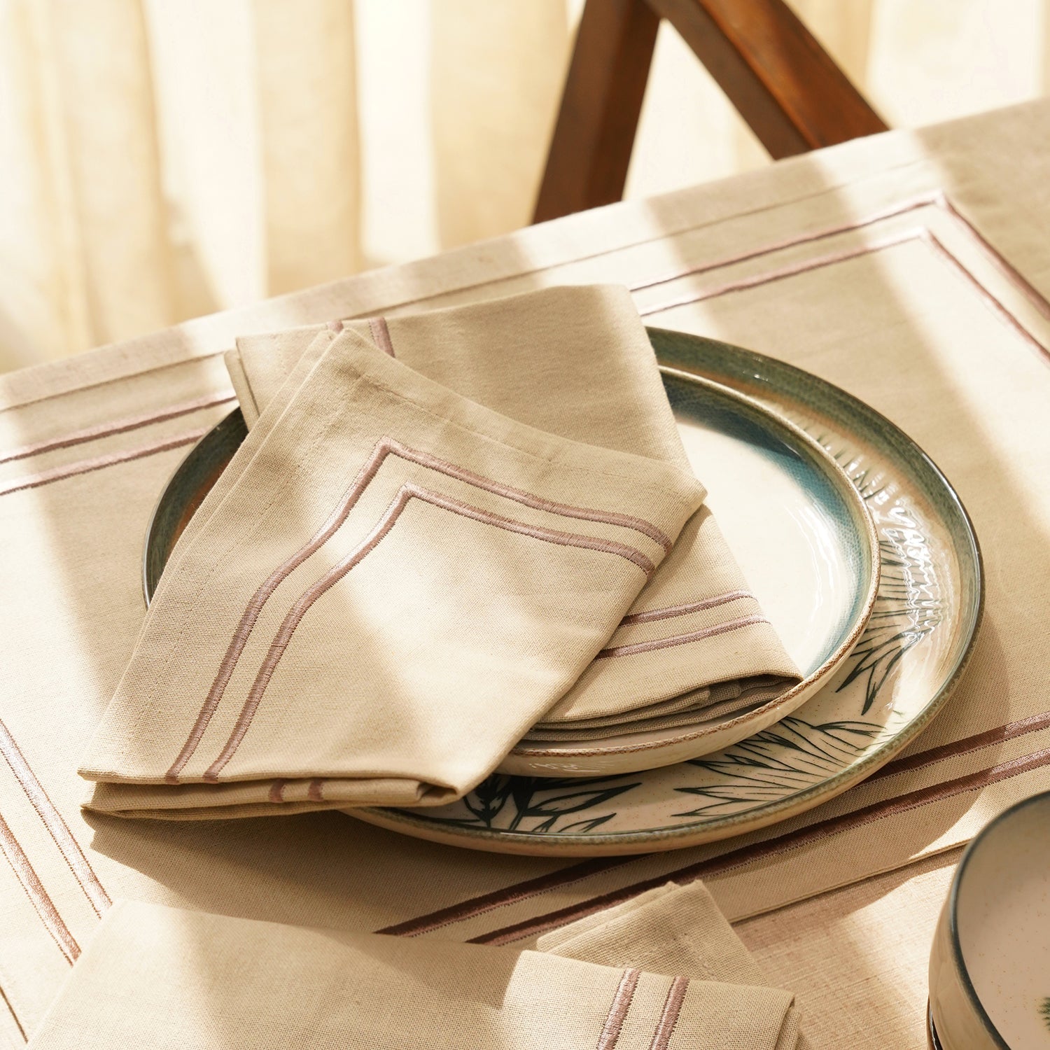 Set of 4 Beige Cotton Napkins with Contrast Embroidery