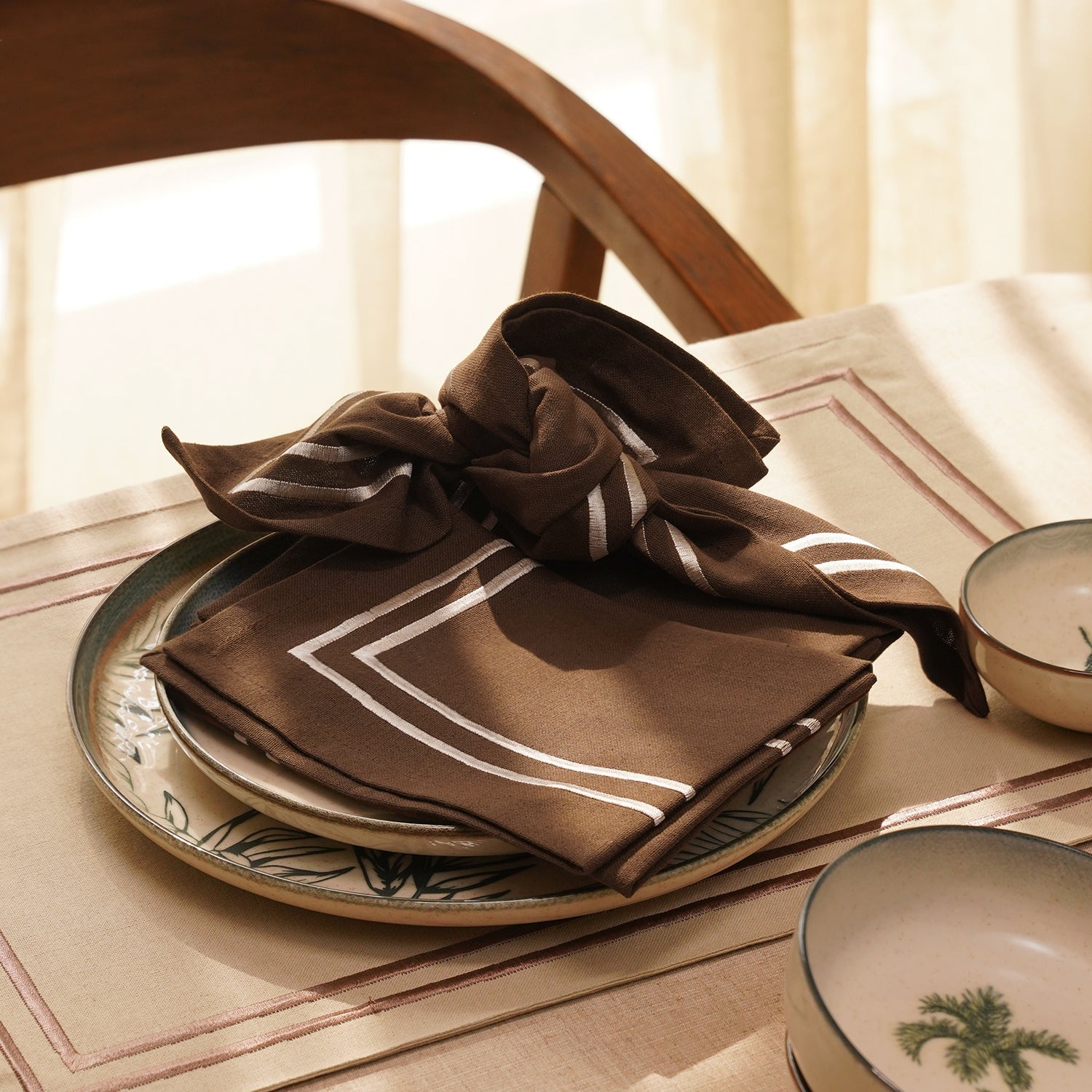 Set of 4 Brown Cotton Napkins with Contrast Embroidery