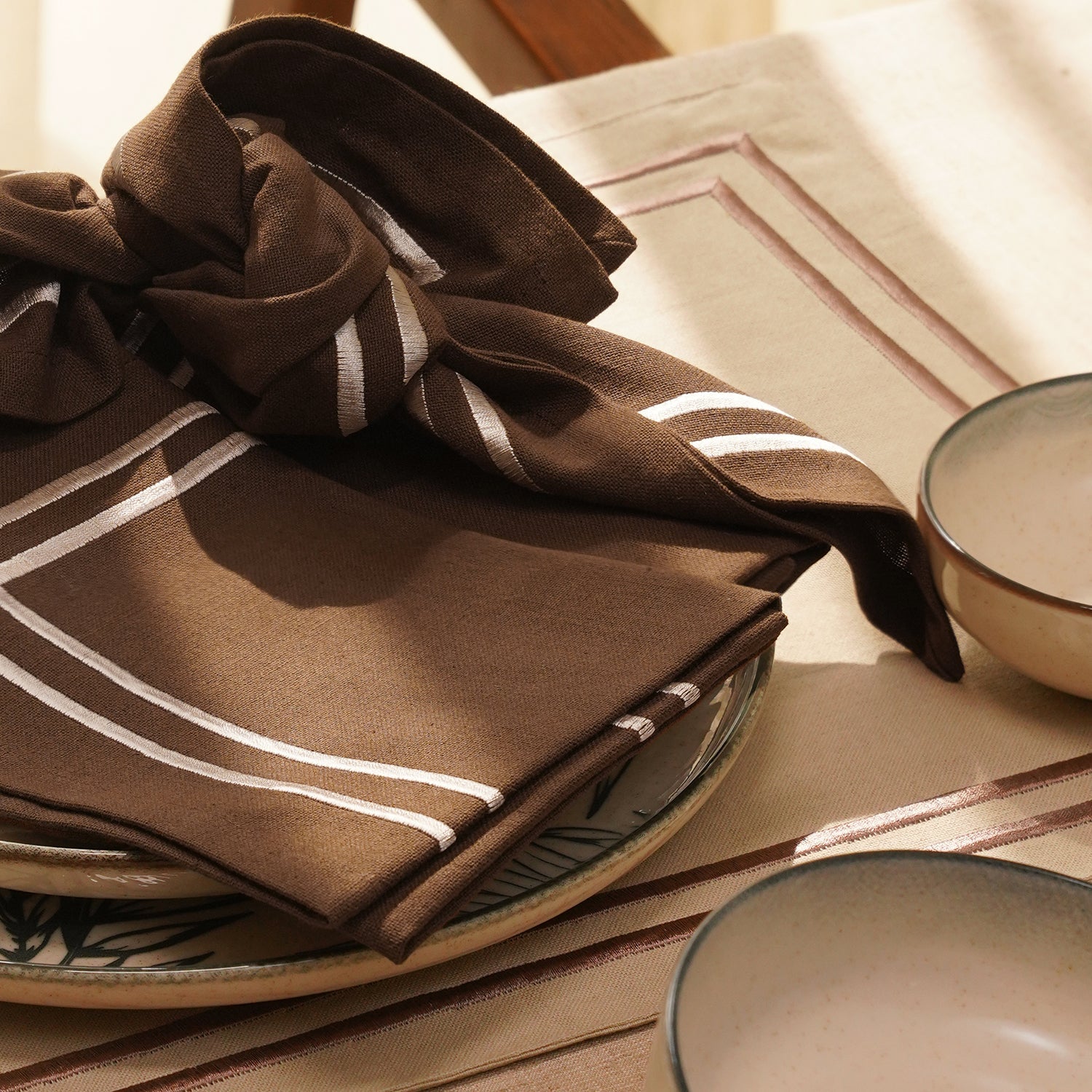 Set of 4 Brown Cotton Napkins with Contrast Embroidery