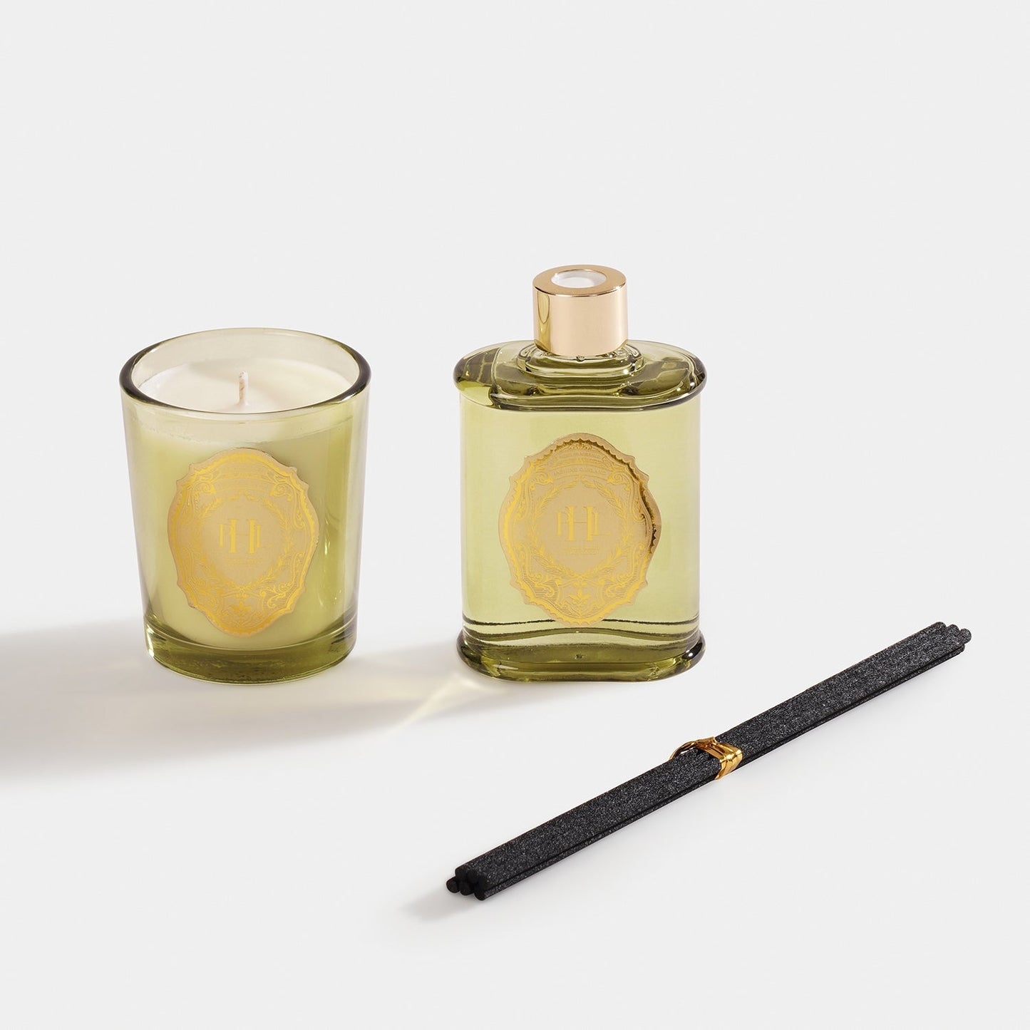 Set of 2 Light Green Jasmine Garland Scented Wax Filled Jar Candle and Diffuser