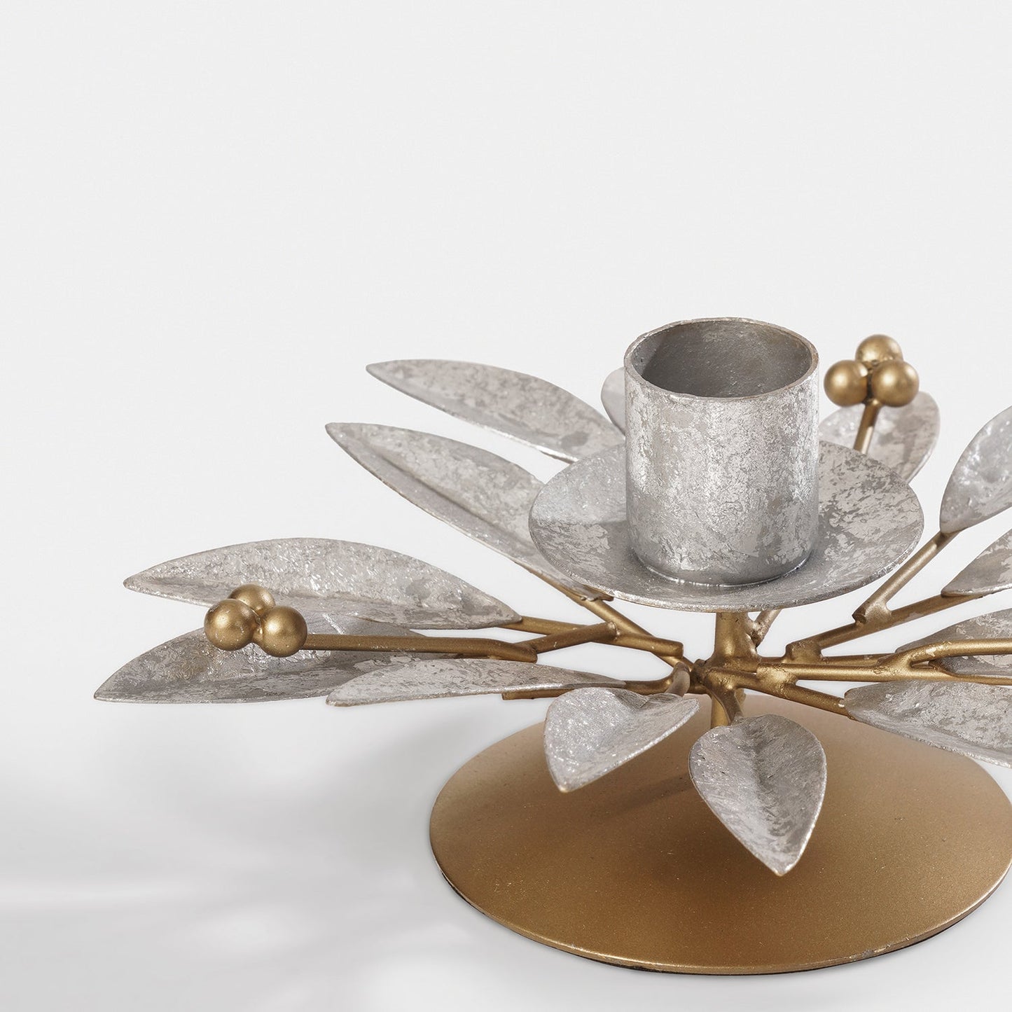 Antique Silver Olive Leaf Wreath Metal Candleholder