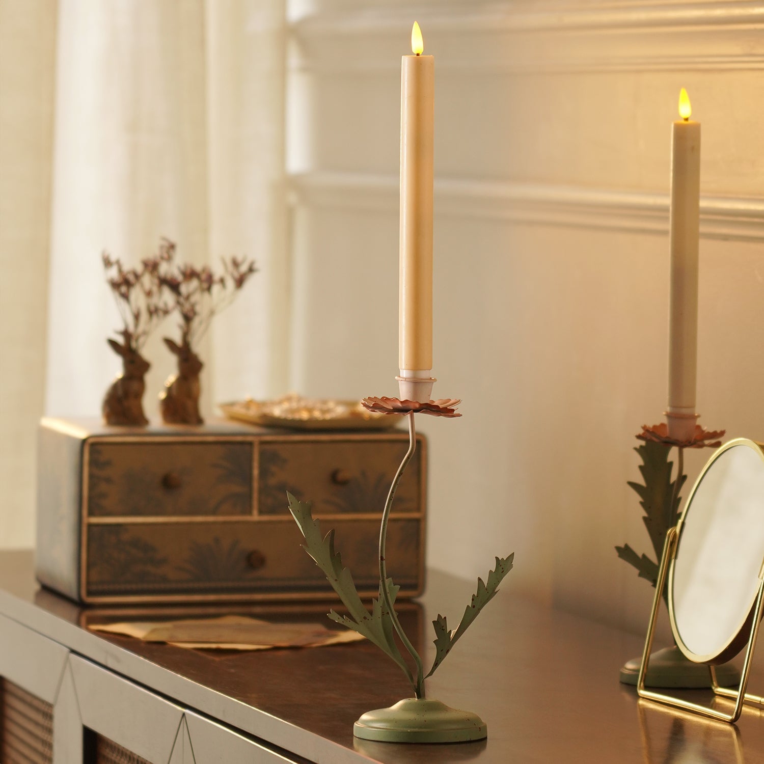 Plant-shaped Green Metal Candleholder - Large