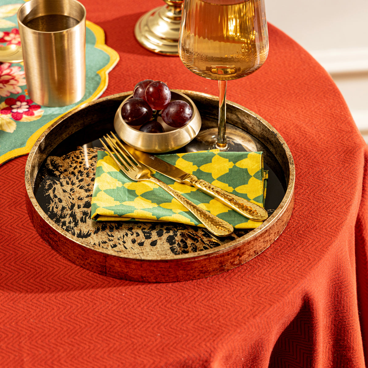 【Pure Home + Living】 Gold & Black Leopard Print Lacquered Round Tray - Small｜ゴールド＆ブラック レオパード柄 ラッカー仕上げ 丸型トレイ（S）｜28×28×3cm