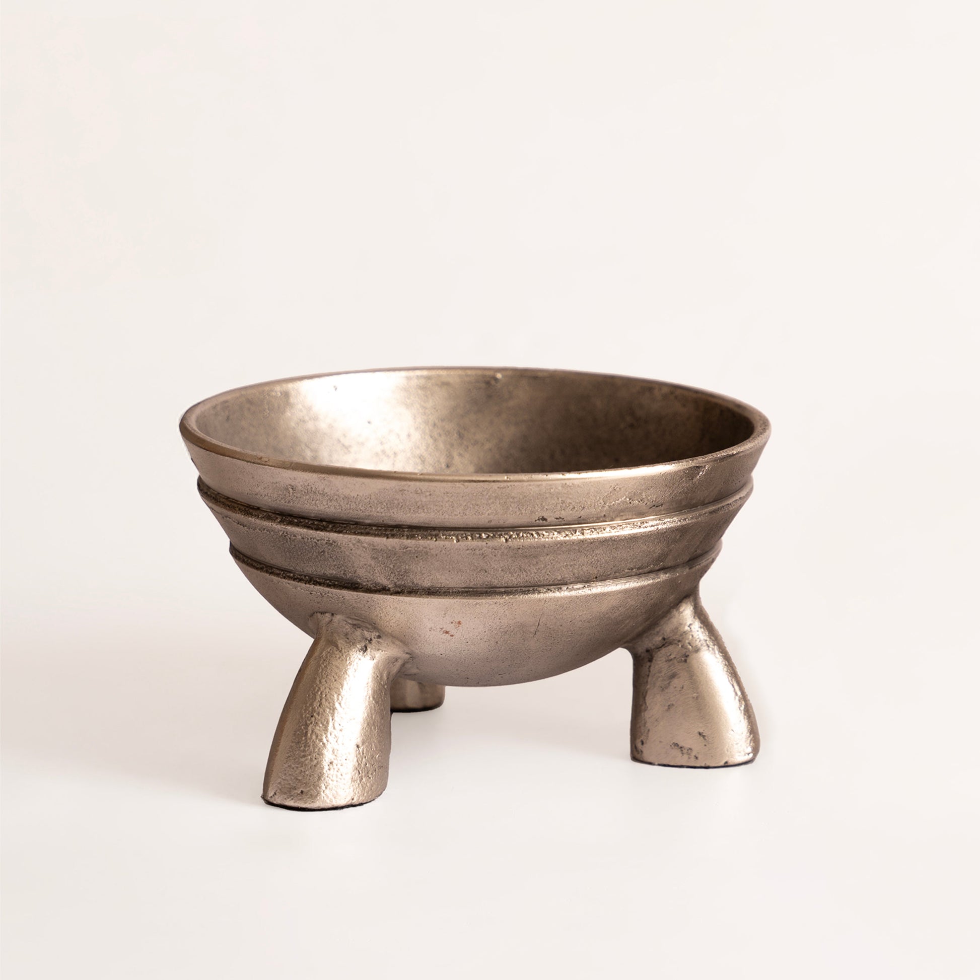 DRISHTI BOWLS スモール: 20.1(長さ) x 20.1(幅) x 11.5(高さ)、ラージ: 20.5(長さ) x 20.5(幅)