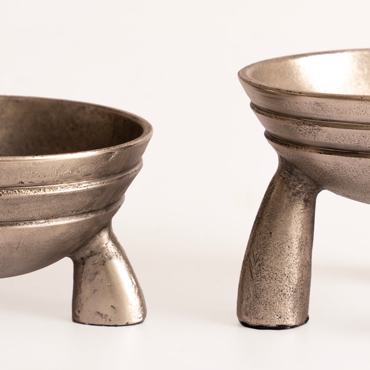 DRISHTI BOWLS スモール: 20.1(長さ) x 20.1(幅) x 11.5(高さ)、ラージ: 20.5(長さ) x 20.5(幅)