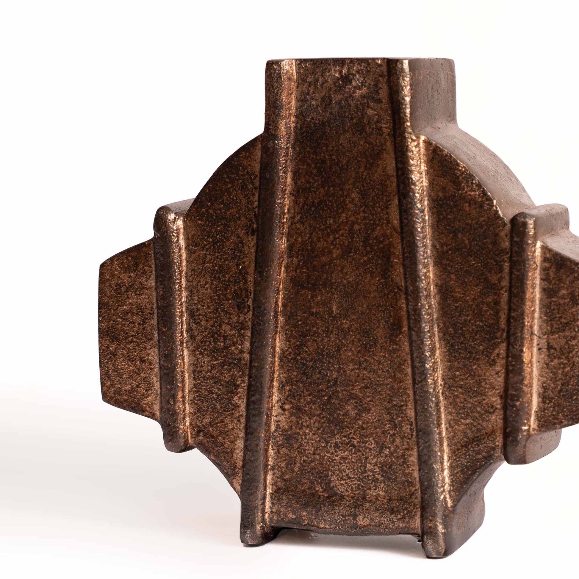 SIFAR VESSEL 22.7(L) x 8.8(B) x 21.1(H)