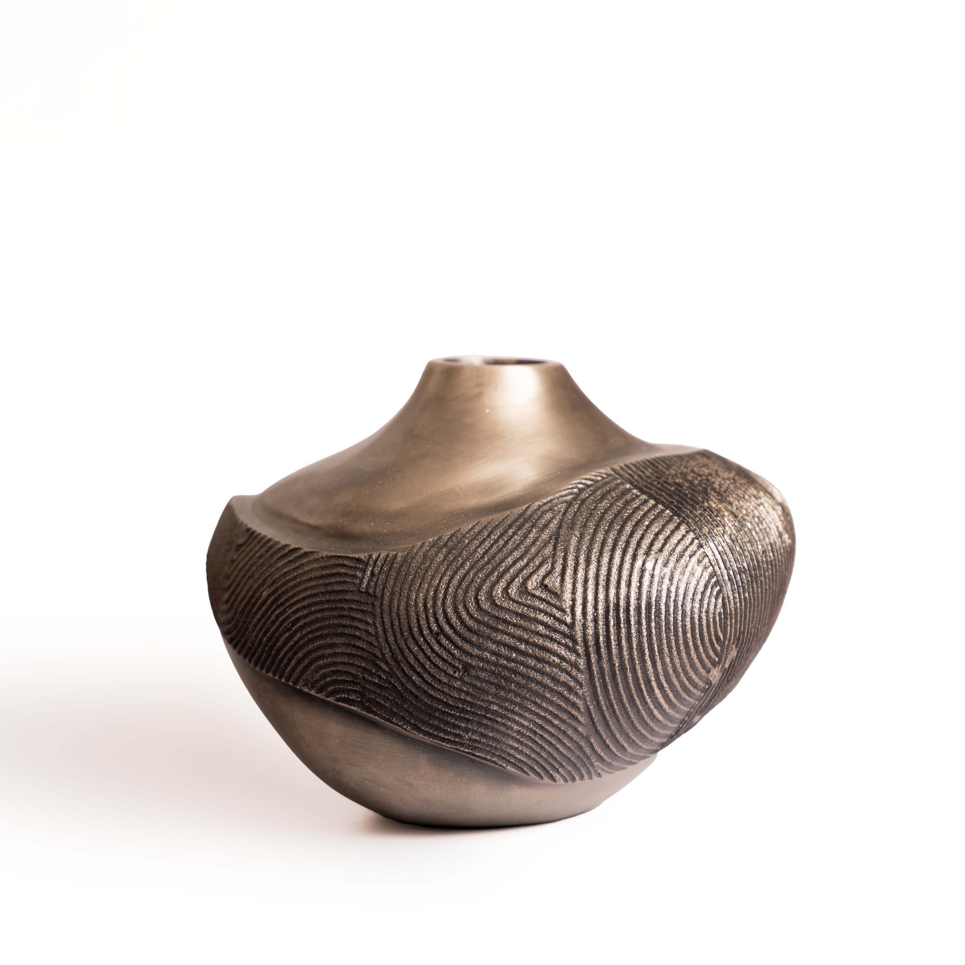 STRATA LUXE VESSELS 小: 21(L) x 17(B) x 32.9(H)、大: 29.3(L) x 26(B) x 21.6(H)