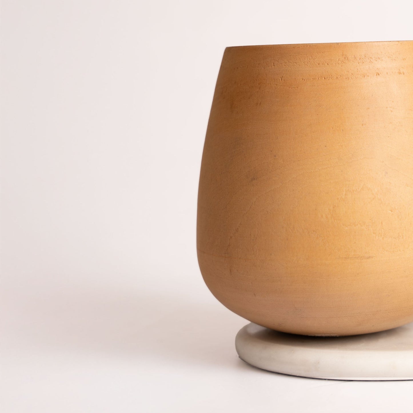 NITYA BALANCE VASE 21.6(長さ) x 15.9(幅) x 24.9(高さ)