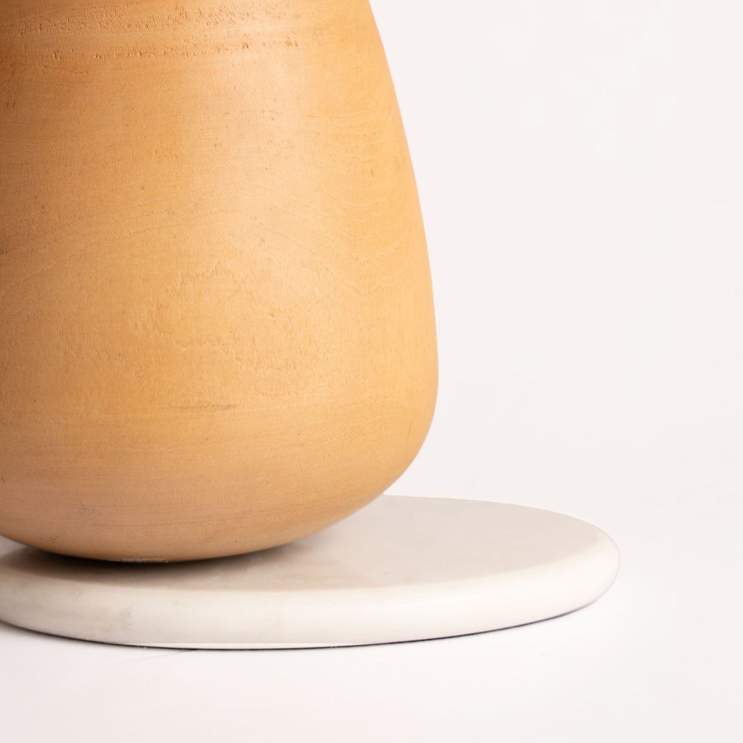 NITYA BALANCE VASE 21.6(長さ) x 15.9(幅) x 24.9(高さ)
