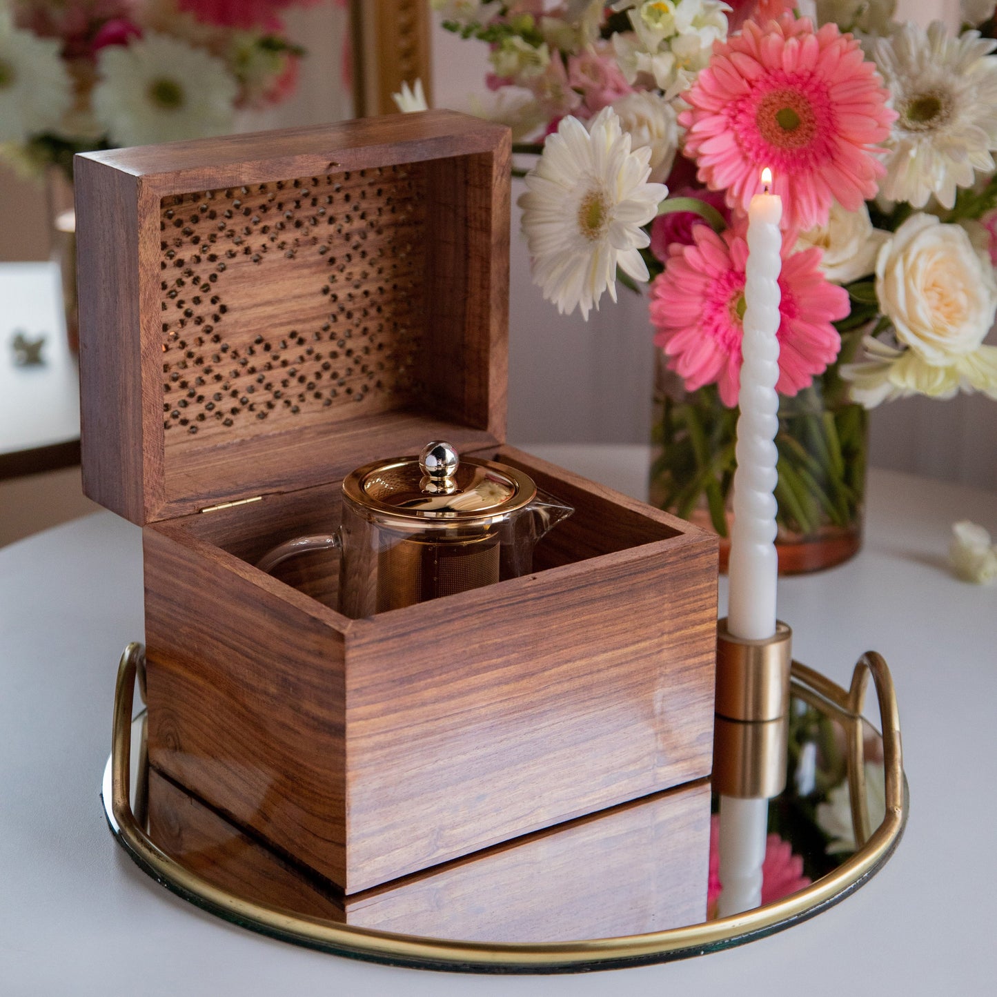 Pyramid Shape Borosilicate Teapot With Gold Plated Infuser And Lid in a Sesham Wood Box- 720 ML 720ml