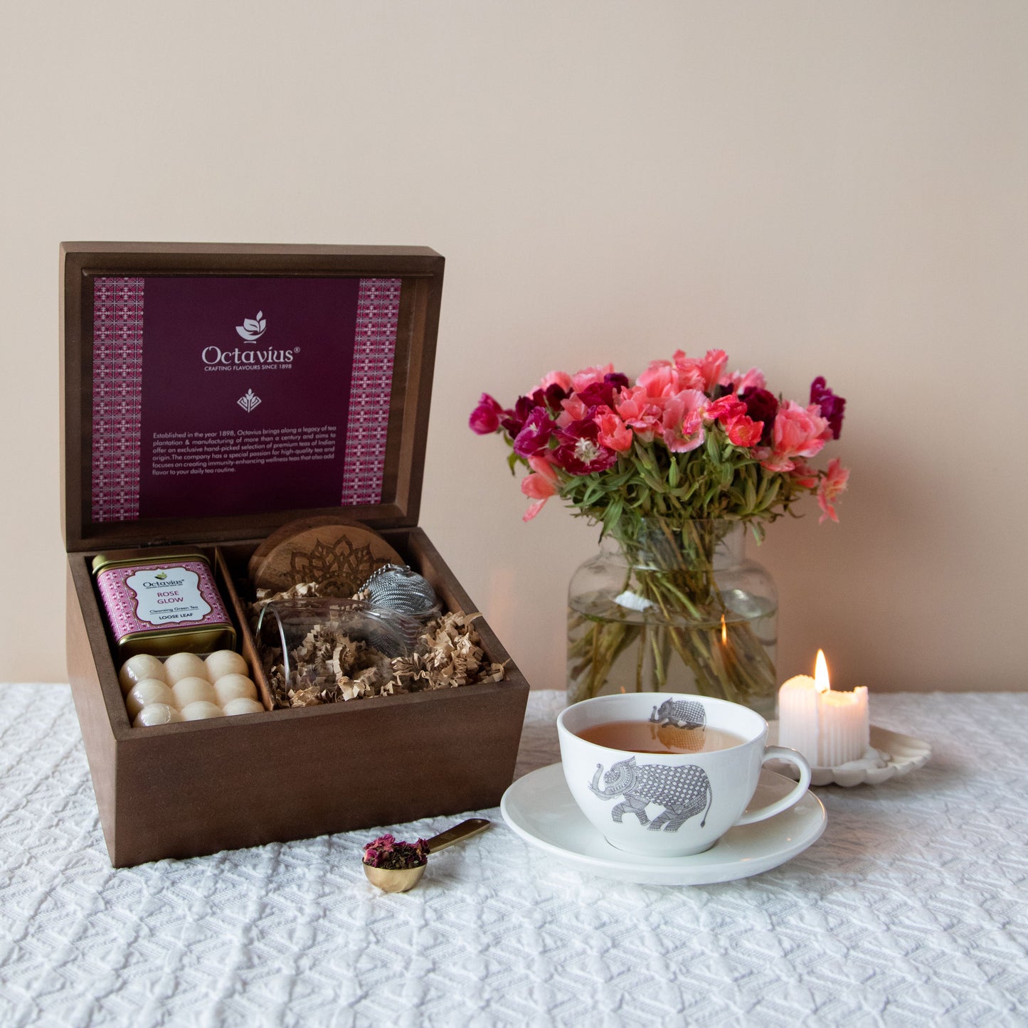 Grand Indulgence Tea Hamper (1 wellness tea, infuser, cup, coasters & organic bubble candle) 1620g