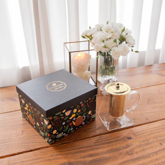 Pyramid Shaped Borosilicate Glass Kettle with Gold Plated Infuser and Lid 720ML