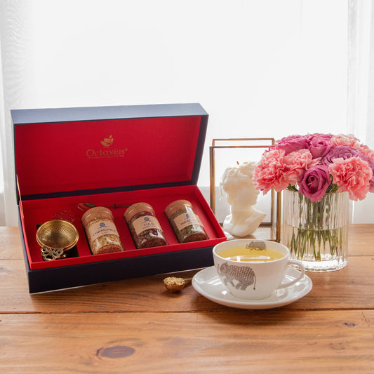 Tea Time Treasure – Wellness Infusions (3 Caffeine-Free Teas with Brass Strainer & Golden Spoon) 850g