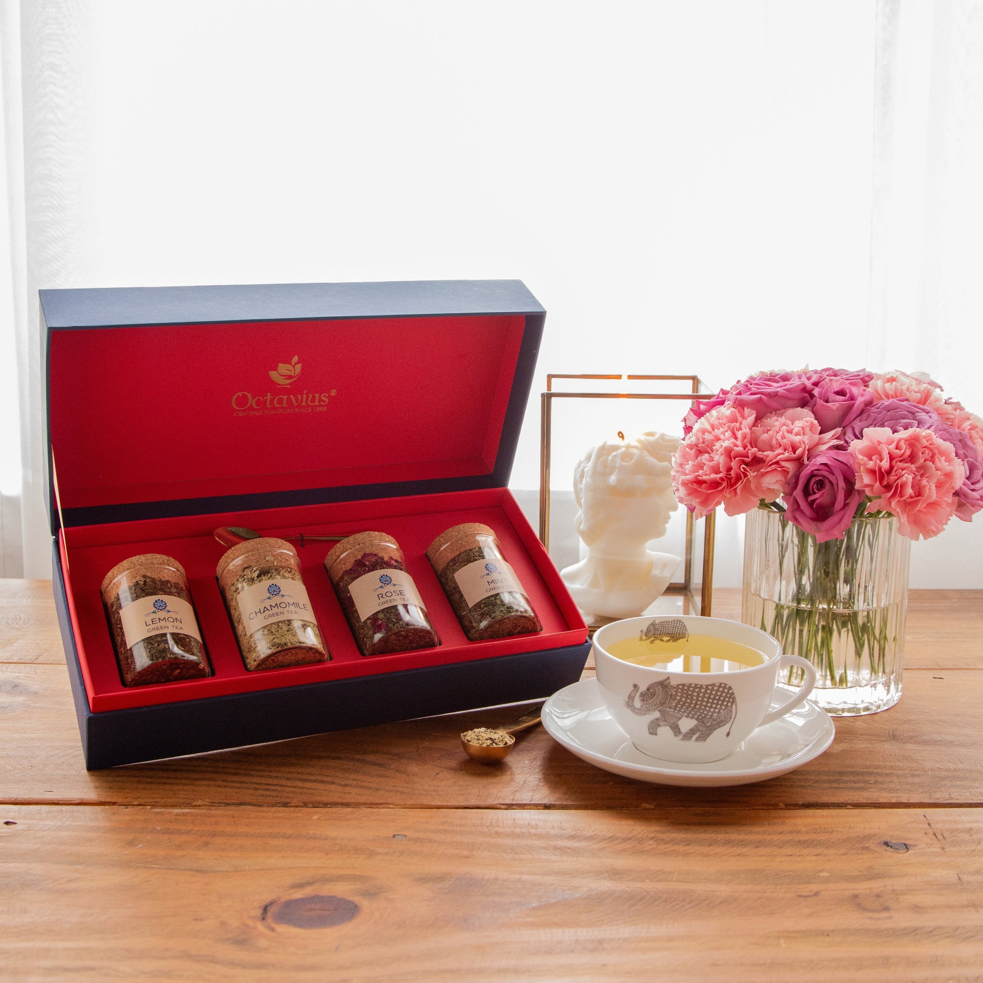 Tea Time Treasure – Tea Lovers Delight  (4 Loose Leaf Green Teas with Golden Spoon) 900g